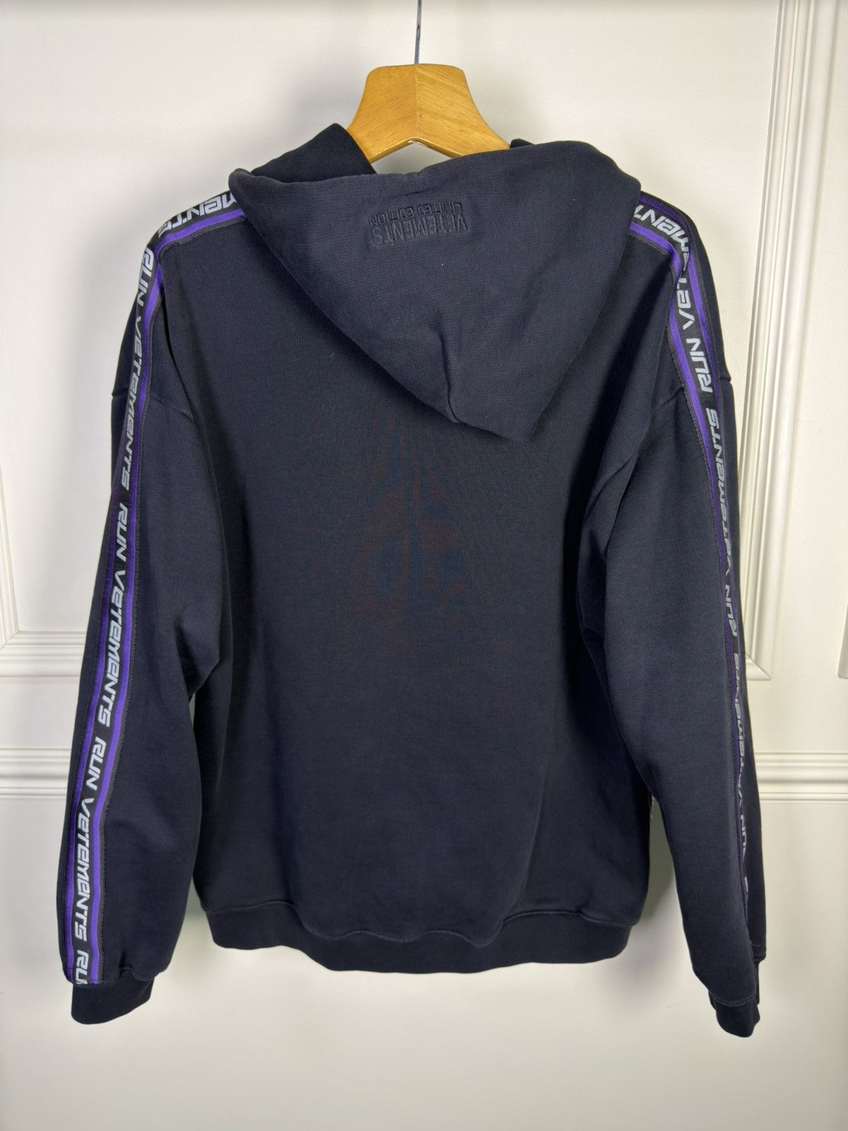 Vetements *RARE* VETEMENTS RUN TAPE LOGO OVERSIZED SWEATER HOODIE Size US XS / EU 42 / 0 - 9 Thumbnail
