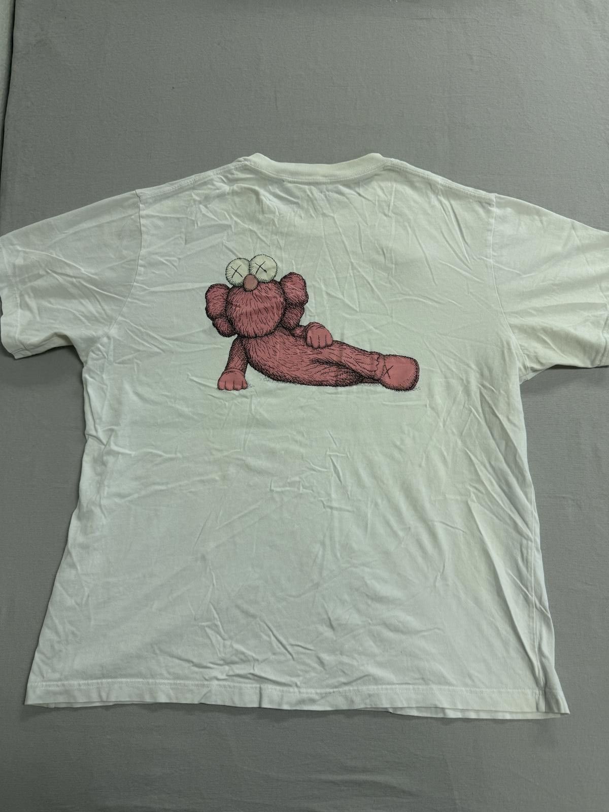 Other Kaws x Sesame Street T-shirt Sesame St XX Elmo Uniqlo XXL Size US XXL / EU 58 / 5 - 1 Thumbnail