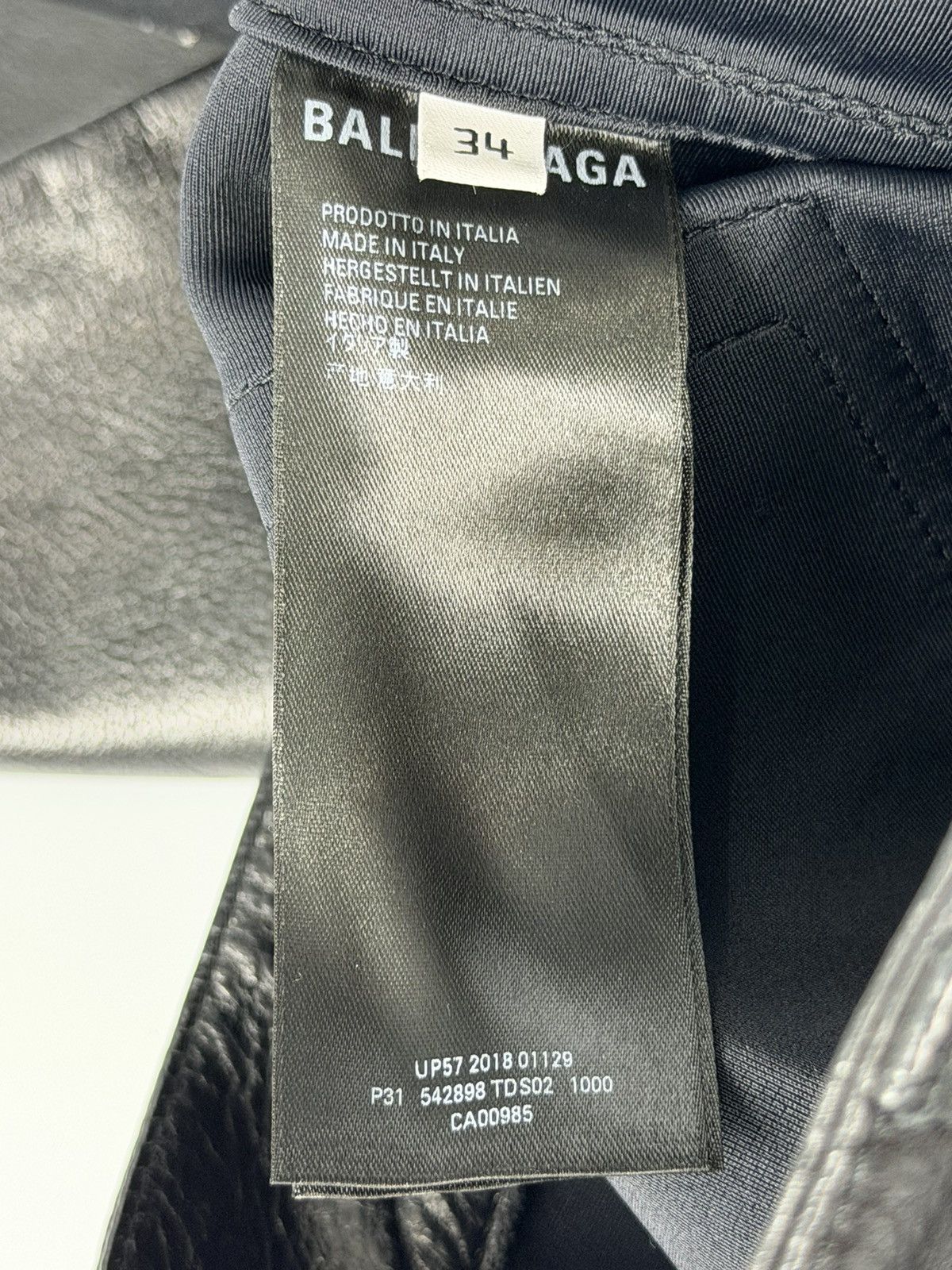 Balenciaga Balenciaga Jorts Black Leather Capri Size US 28 / EU 44 - 7 Thumbnail