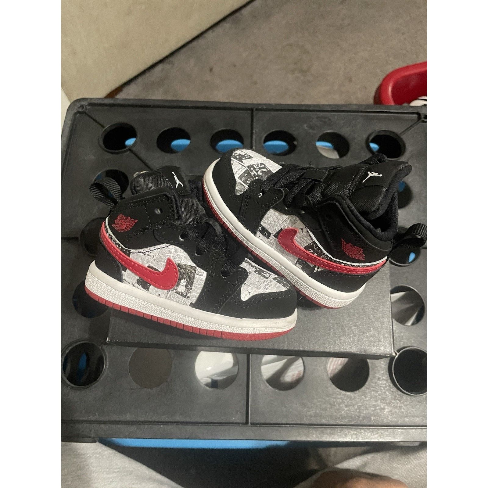 Jordan Brand Size 4c-Air Jordan 1 Mid SE TD Black Gym Red White Newspaper Size US 5 / EU 37 - 2 Thumbnail