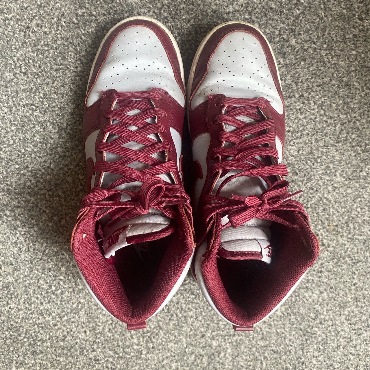 Nike Nike Dunks Burgundy Size US 8 / EU 41 - 1 Thumbnail