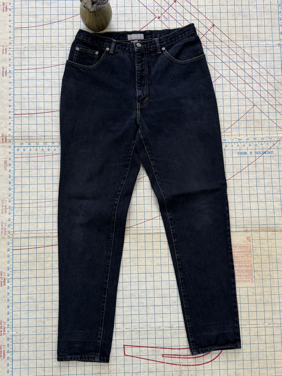 Guess Vintage 90’s Guess Jeans Dark Washed Tapered Leg Size 32x32 Size US 32 / EU 48 - 1 Thumbnail