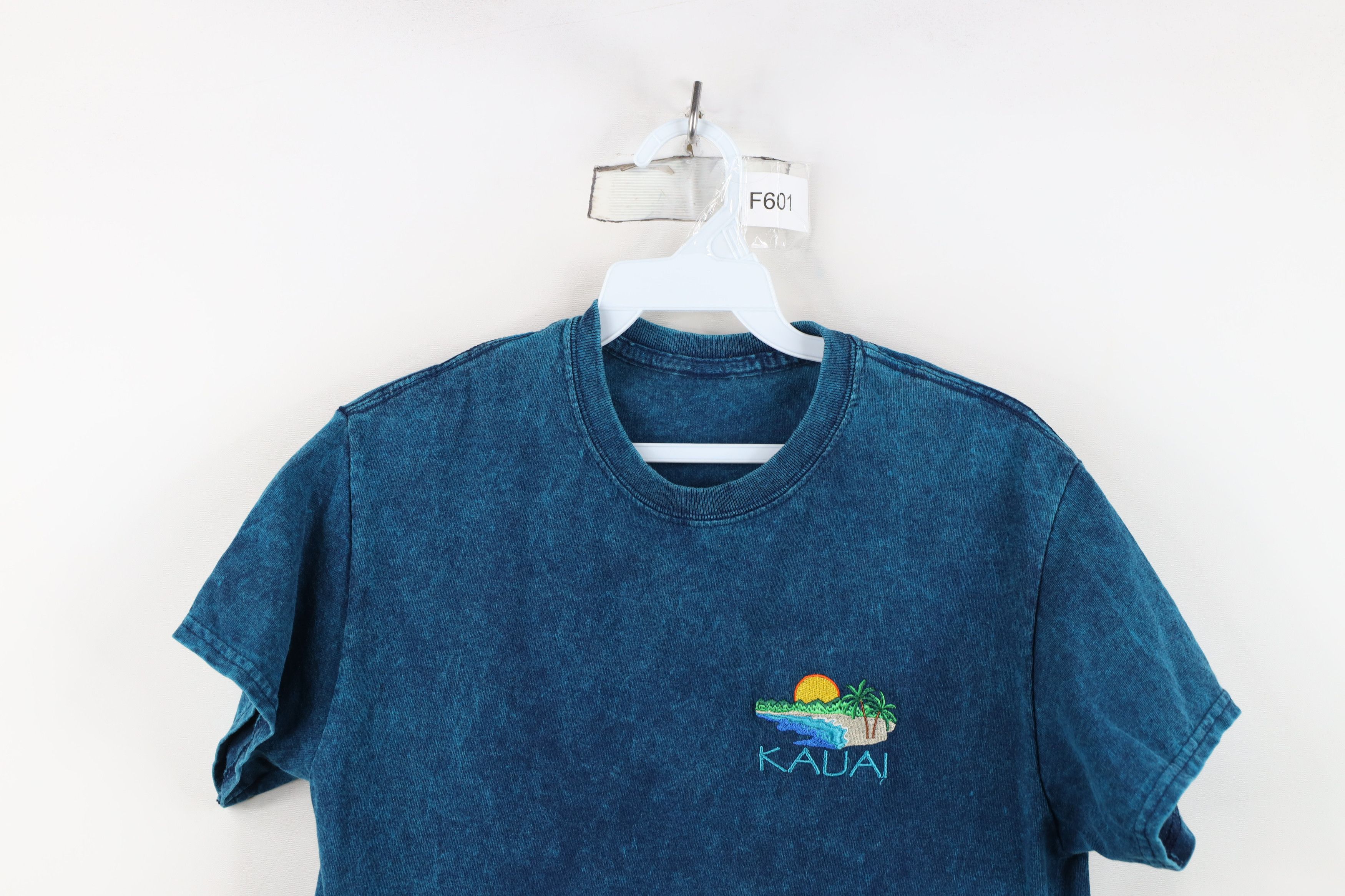 Vintage Vintage 90s Streetwear Acid Wash Kauai Hawaii T-Shirt Size S / US 4 / IT 40 - 2 Thumbnail