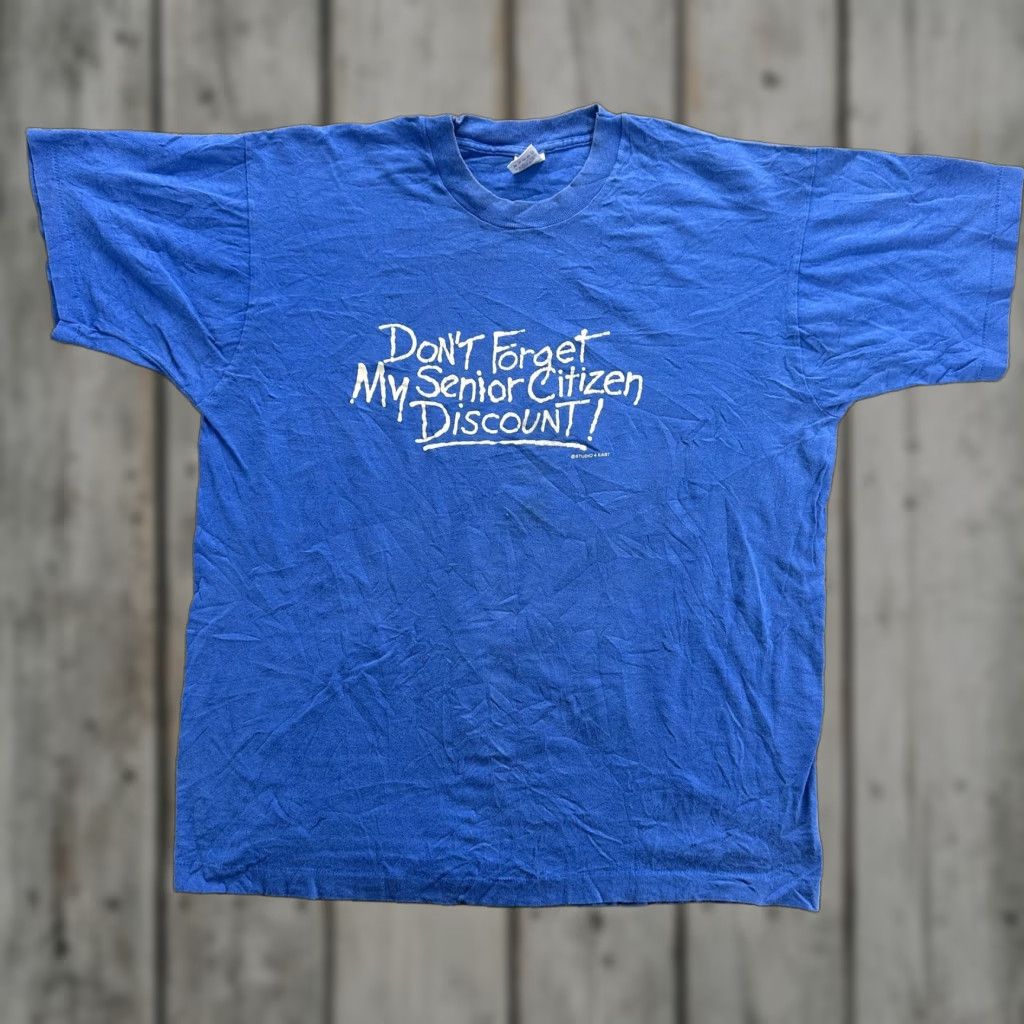 Fruit Of The Loom VINTAGE Don’t Forget My Senior Citizen Discount! Graphic T-Shirt Mens XL Blue Crew Neck Short Sleeve 100% Cotton USA Size US XL / EU 56 / 4 - 1 Thumbnail