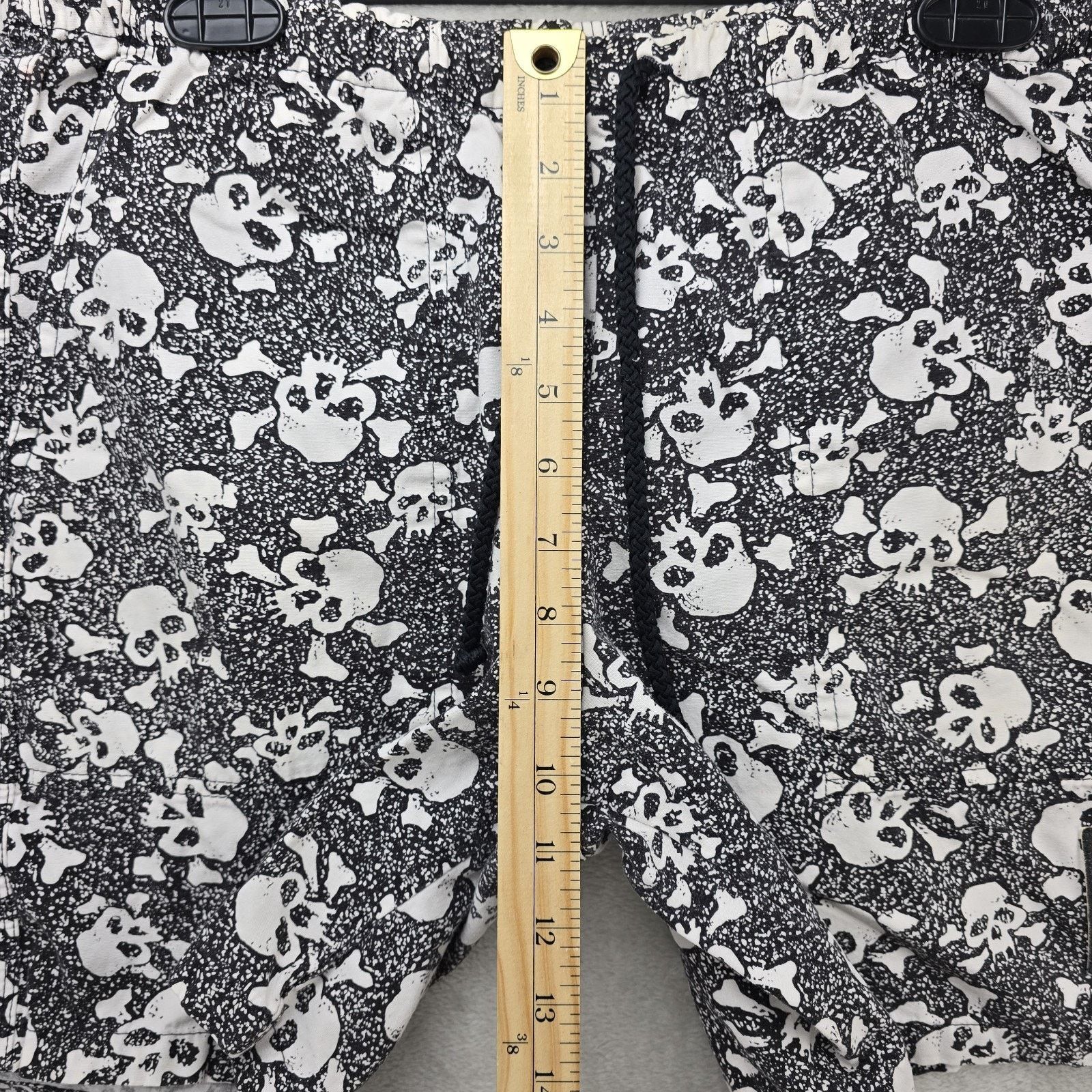 Billabong Vintage Billabong Bad Billys Shorts Mens 34 Skull Crossbones Size US 34 / EU 50 - 10 Thumbnail