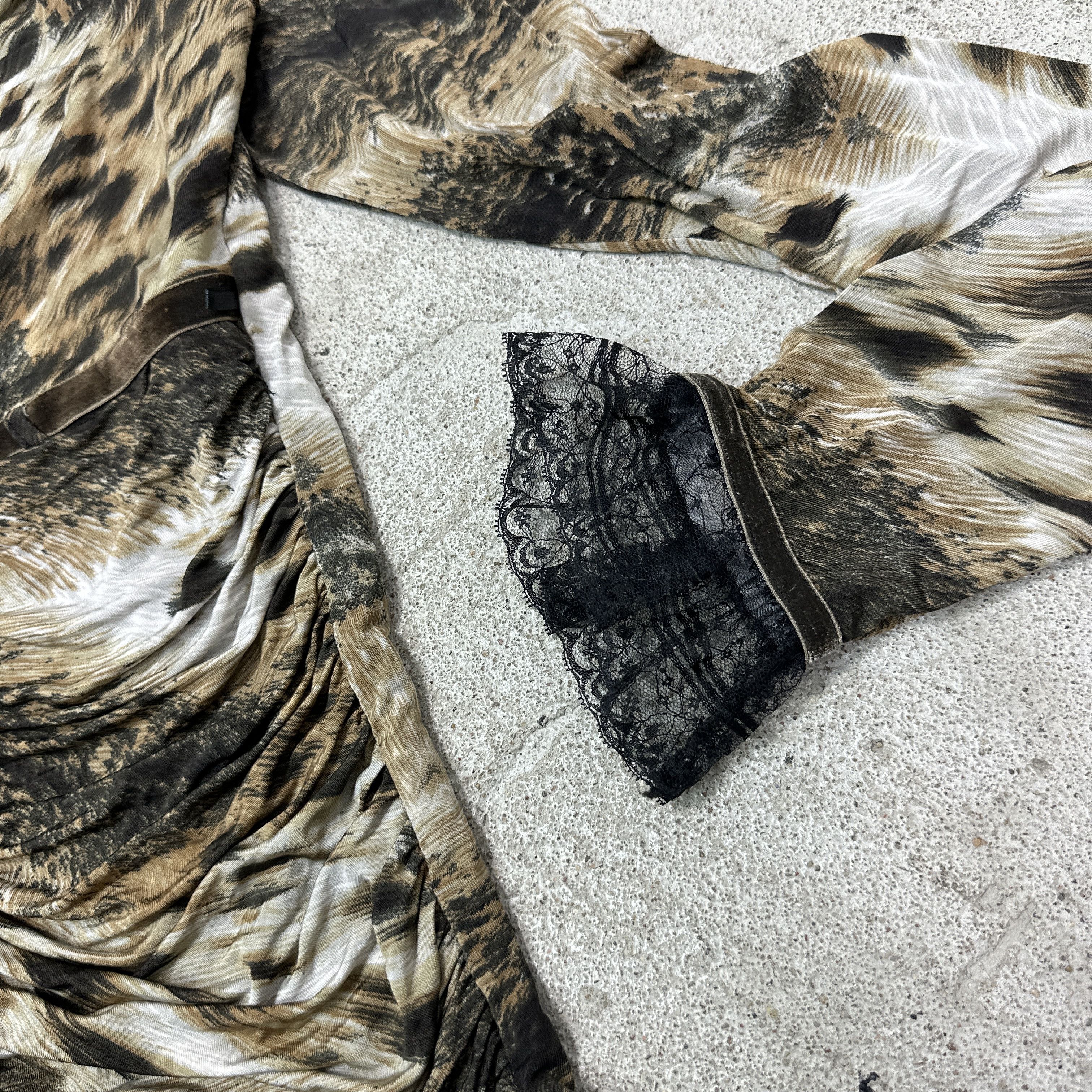 Roberto Cavalli Vintage Avant Garde Roberto Cavalli Animal Print Top 00s Size L / US 10 / IT 46 - 4 Thumbnail