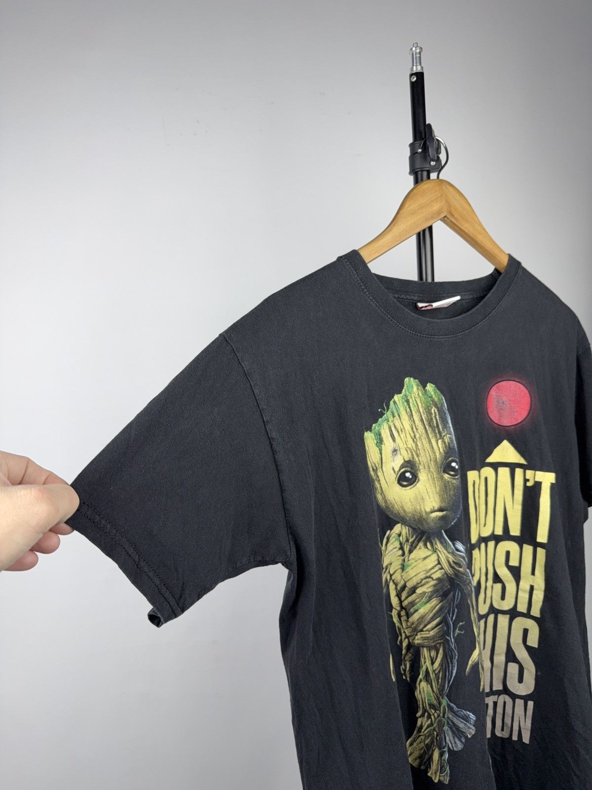 Marvel Comics 00s Marvel Groot “Don’t Push This Button” Graphic T-Shirt Size US L / EU 52-54 / 3 - 5 Thumbnail