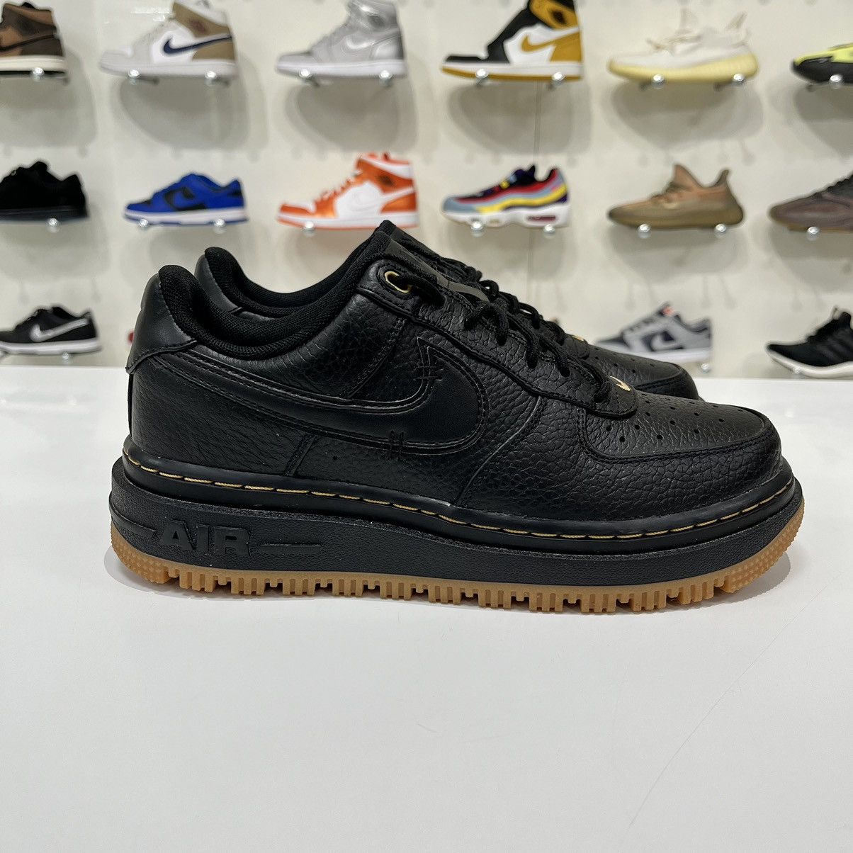 Nike Nike Air Force 1 Low Luxe Black Gum Size US 6.5 / EU 39-40 - 7 Thumbnail