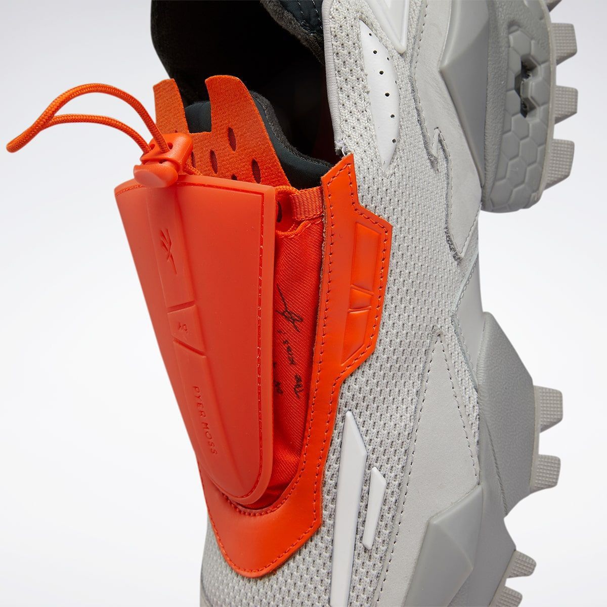Pyer Moss × Reebok New Reebok X Pyer Moss Experiment 4 Trail Fury Pure Grey 10 Size US 8.5 / EU 41-42 - 11 Thumbnail