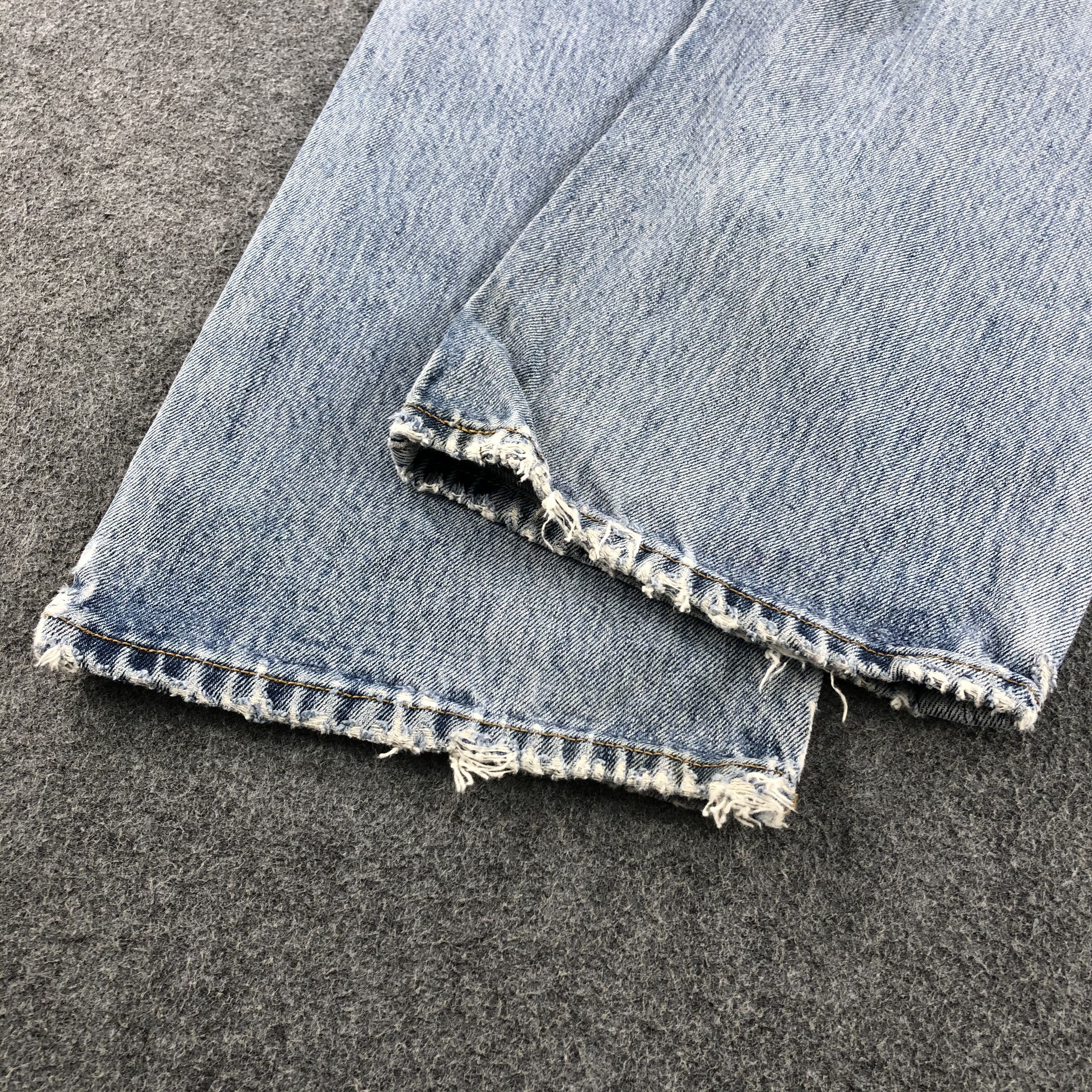 Levi's Vintage Light Wash Levis 501 Jeans- J1362 Size US 35 - 6 Thumbnail