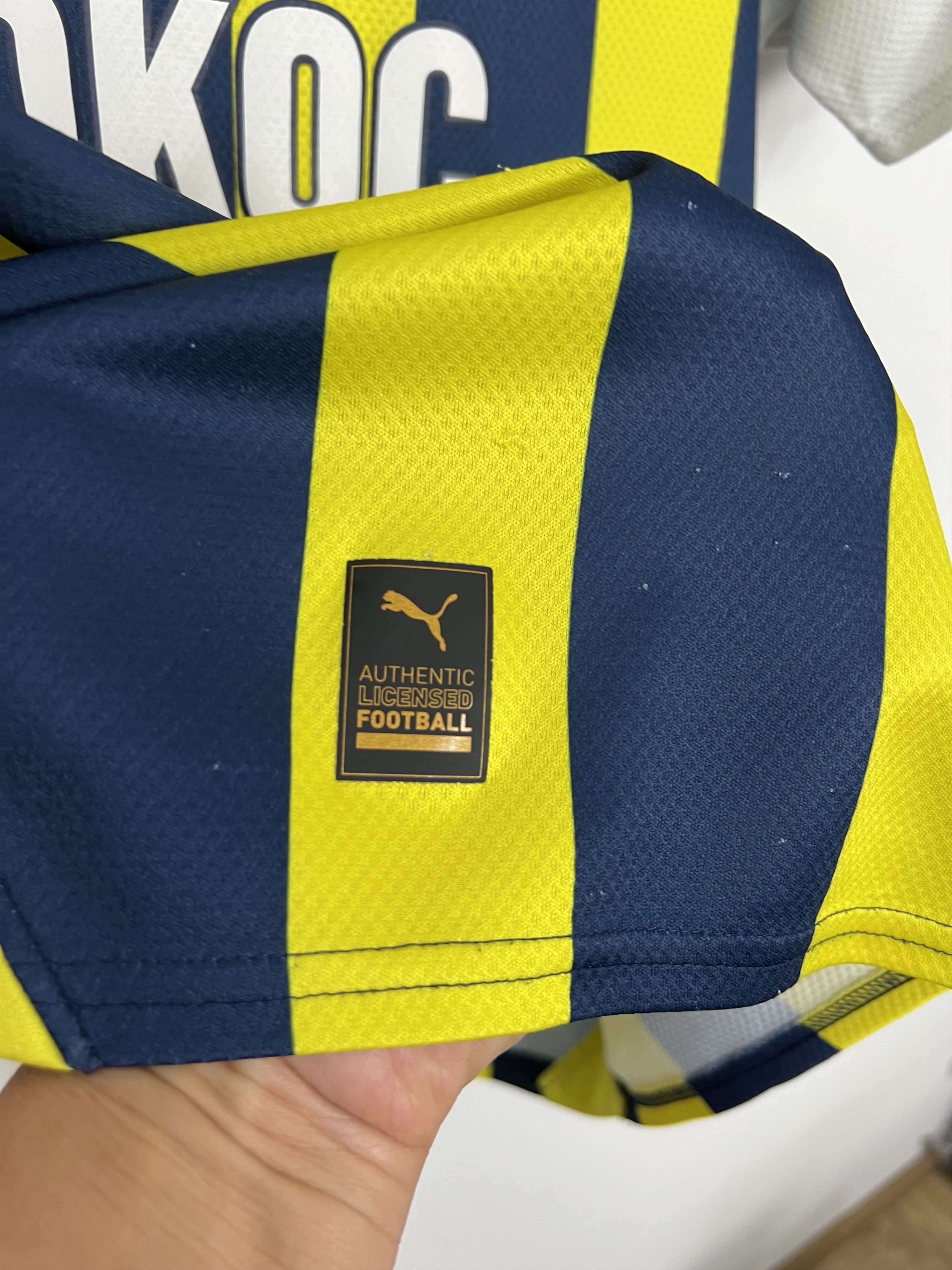 Puma Fenerbahce Home football shirt 2023 Soccer Puma Jersey Size US M / EU 48-50 / 2 - 7 Thumbnail