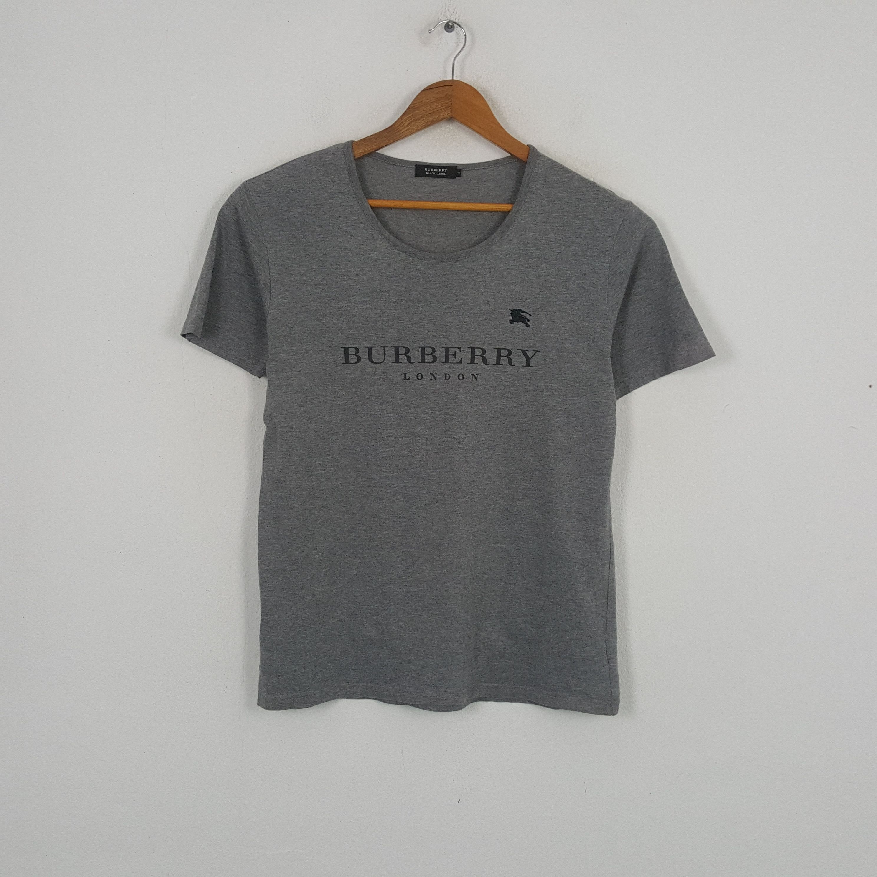 Burberry × Vintage Vintage Burberry Black Label Fashion Brand T-Shirt C276N79 Size US L / EU 52-54 / 3 - 1 Thumbnail