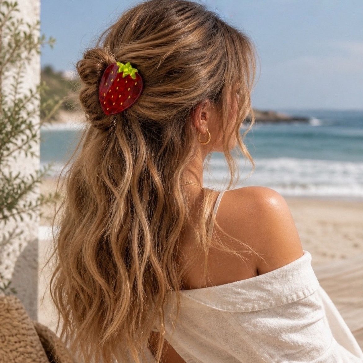 Anthropologie NEW ANTHROPOLOGIE Red Green Strawberry Fruit Hair Claw Clip Size ONE SIZE - 1 Thumbnail
