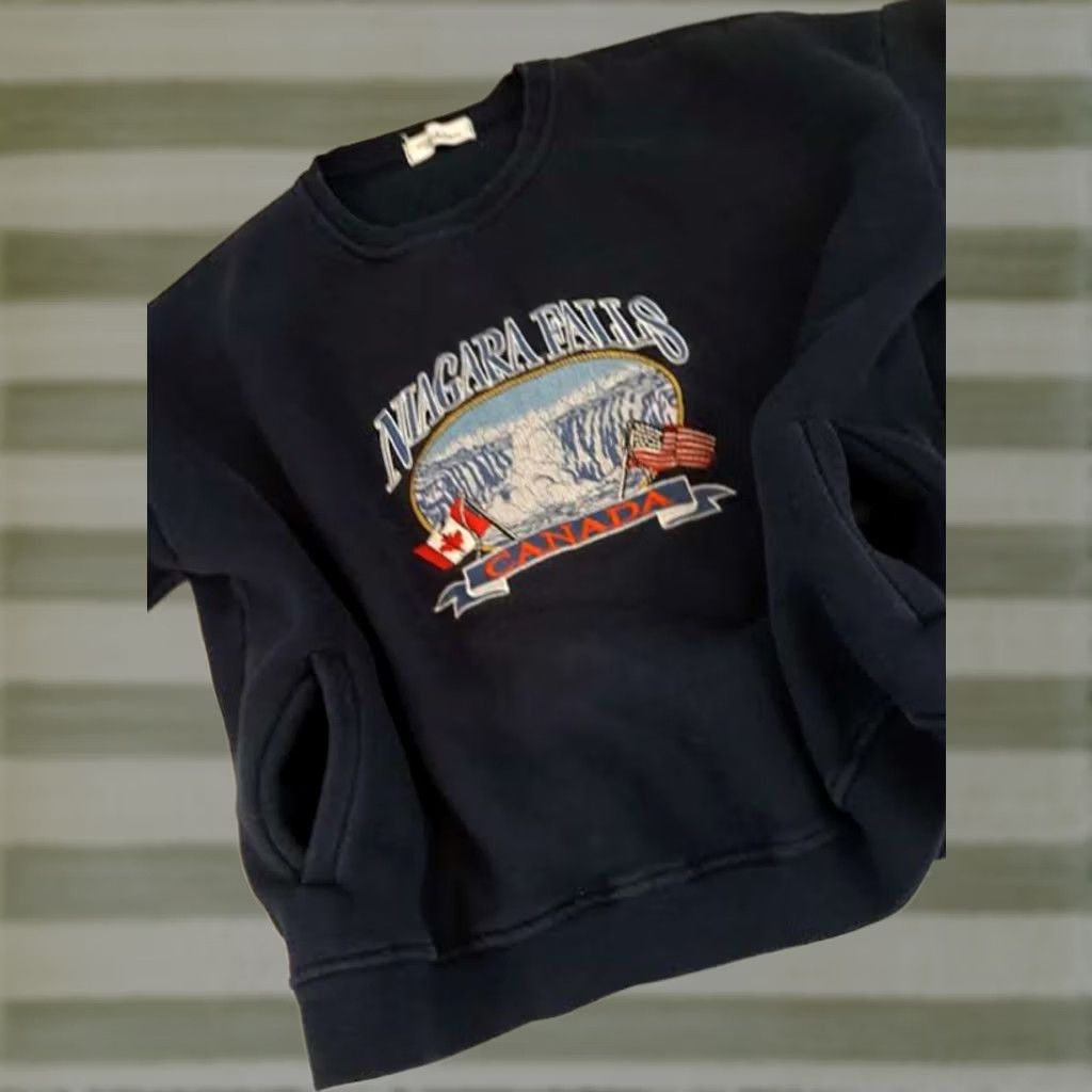 Vintage VINTAGE Niagara Falls Canada Embroidered Woman Sweatshirt with Pockets Blue S Regular Woman Pullover Parks Canada 100% Cotton Long 22in Size S / US 4 / IT 40 - 1 Thumbnail