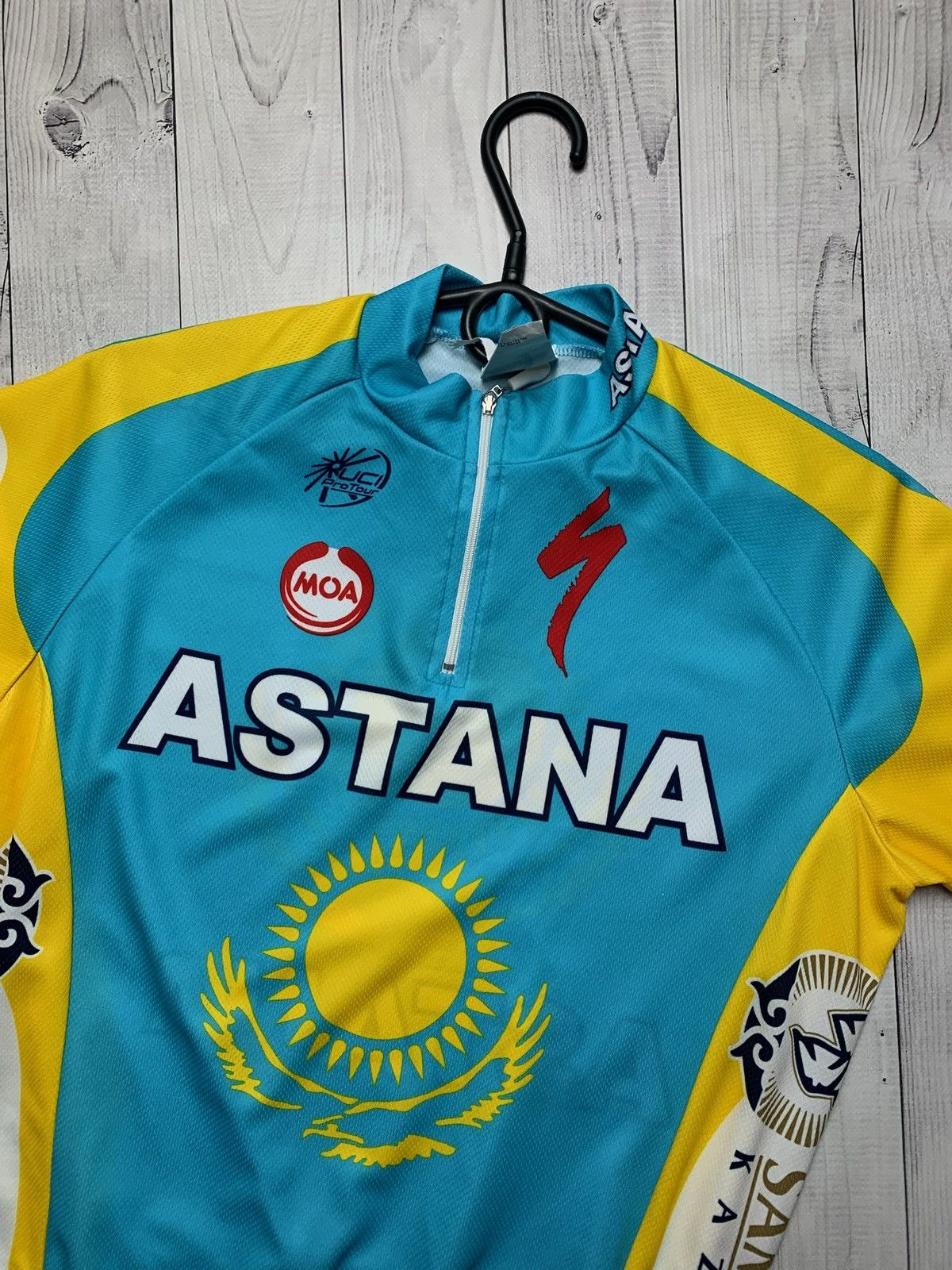 Vintage Vintage Astana cycling jersey size M big logo rare Size US M / EU 48-50 / 2 - 3 Thumbnail