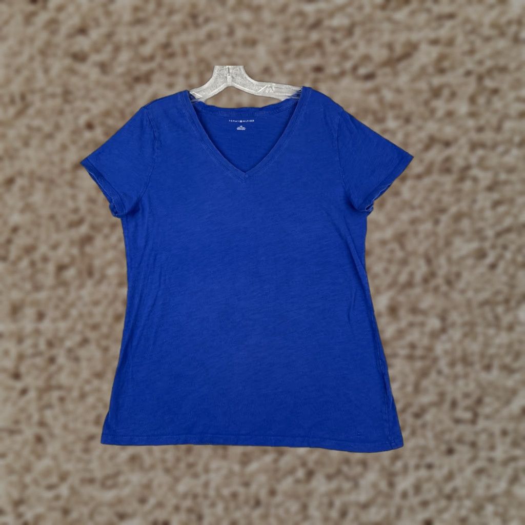 Tommy Hilfiger VINTAGE Tommy Hilfiger Shirt Women L Blue V-Neck Short Sleeve 100% Cotton Logo Casual Mens? Womens? Wait. No. END. Size L / US 10 / IT 46 - 1 Thumbnail