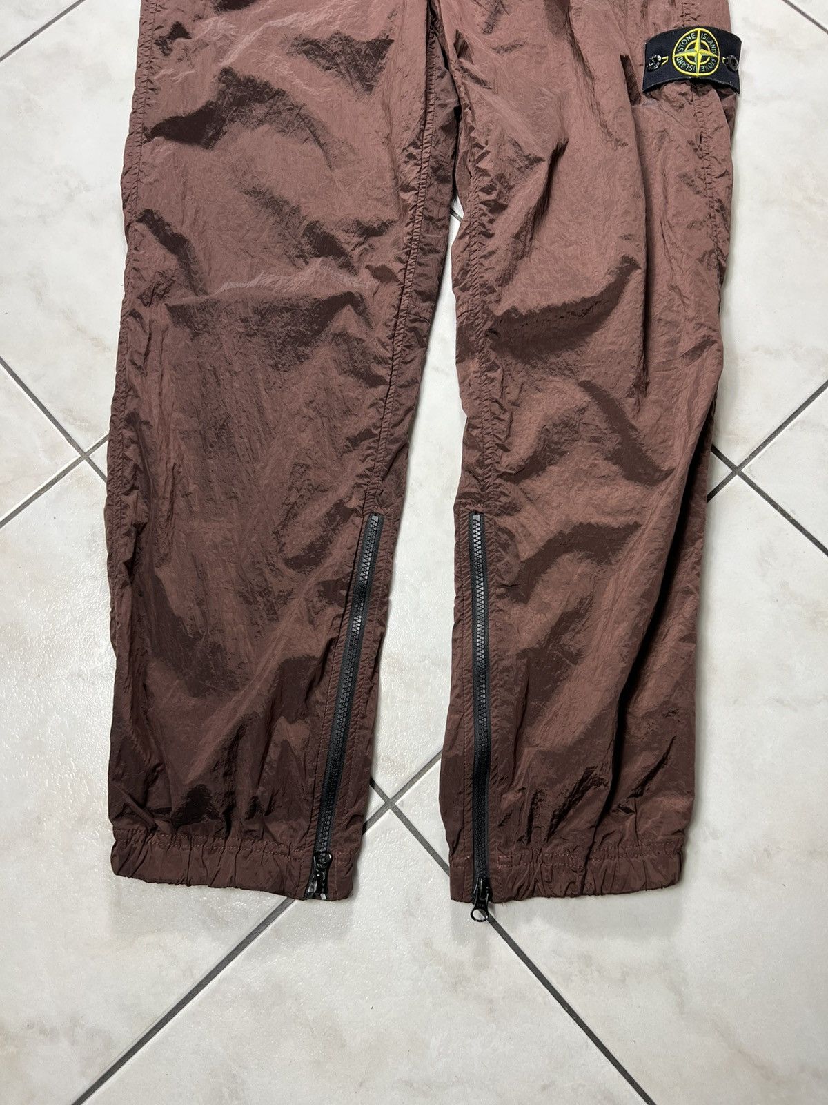 Stone Island Stone Island shiny nylon metal sweatpants burgundy baggy Size US 32 / EU 48 - 5 Thumbnail