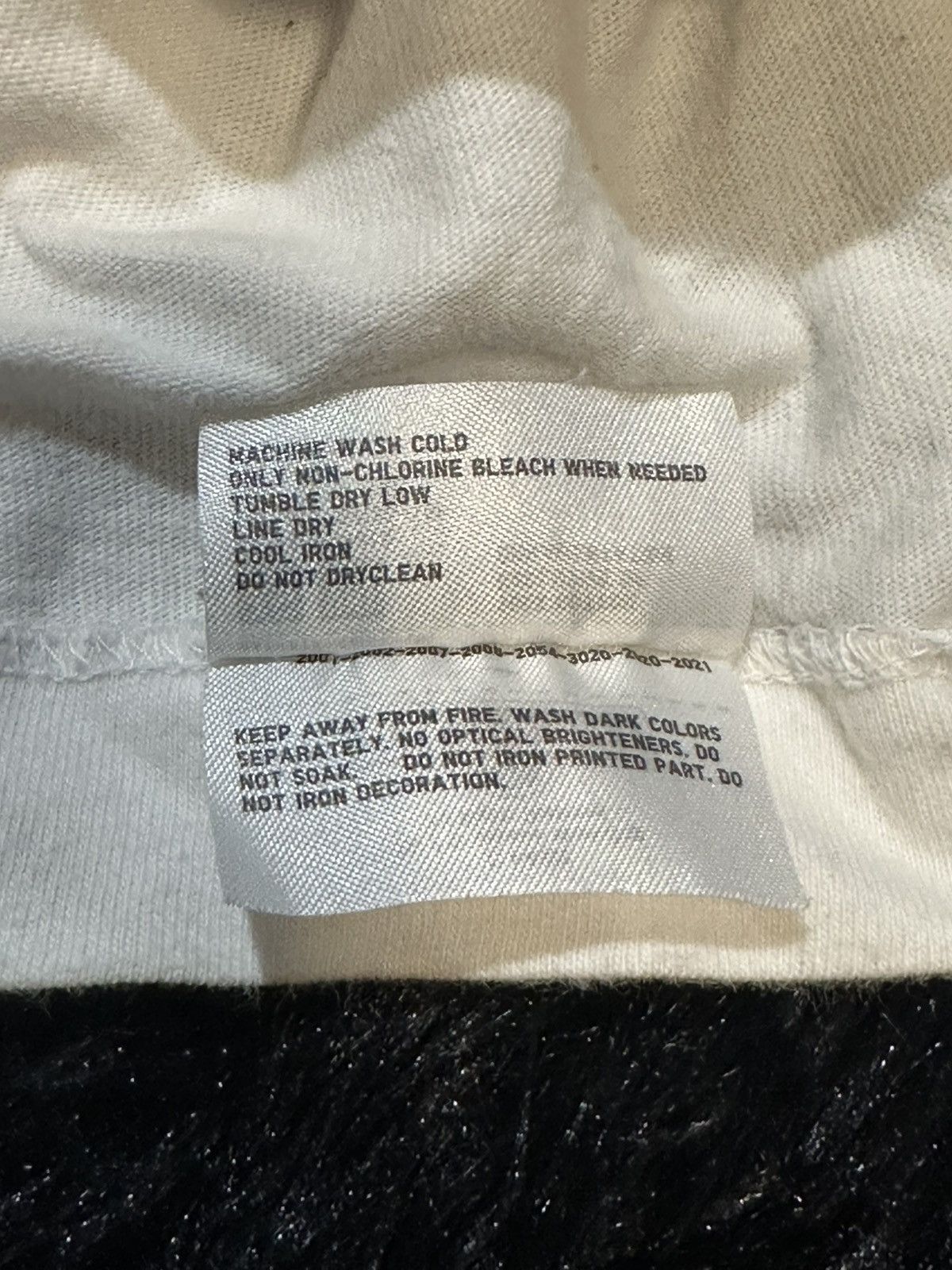 Kaws × Uniqlo Kaws x Uniqlo Size US L / EU 52-54 / 3 - 4 Thumbnail