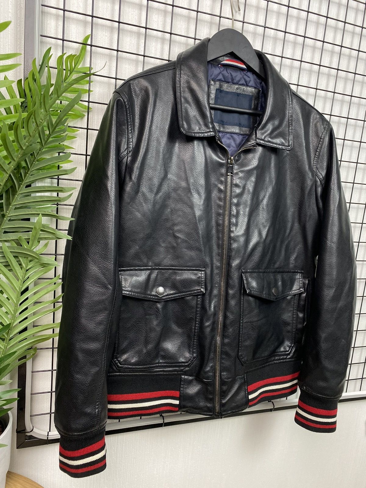 Tommy Hilfiger Rare Tommy Hilfiger Aviator Top Gun jacket Faux leather L Size US L / EU 52-54 / 3 - 4 Thumbnail