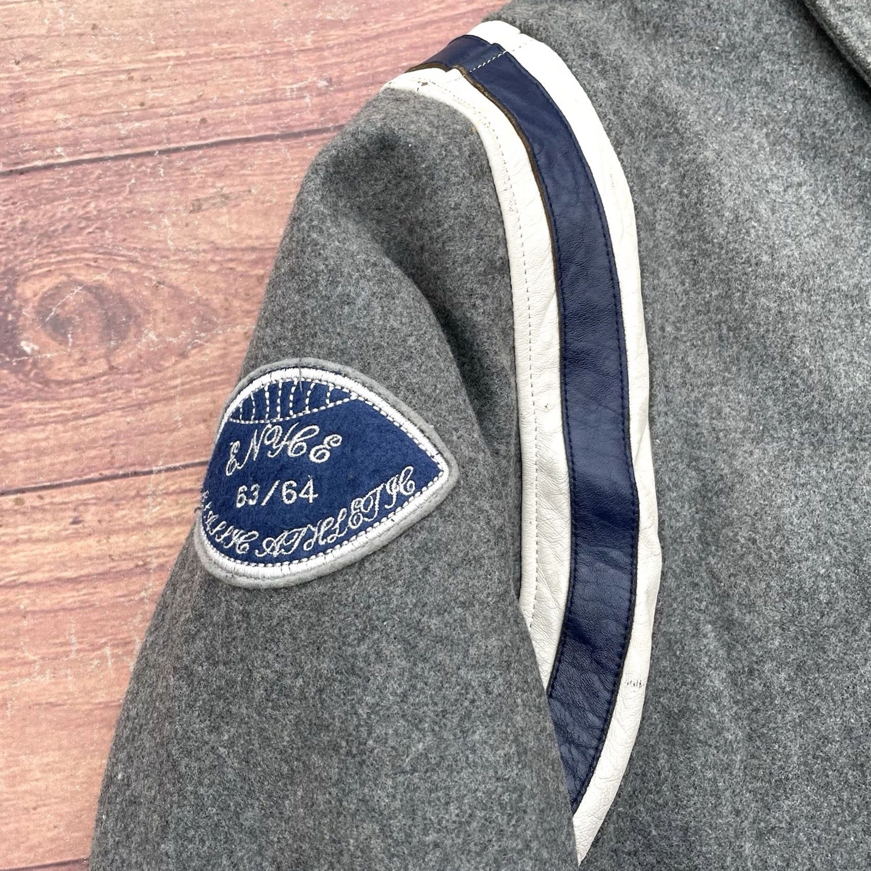 Enyce VINTAGE Y2K Enyce Gray Wool Varsity Jacket Mens 2XL Leather Hits Letterman Parka, 90s Hip Hop Style Varsity Jacket Mens Size US XXL / EU 58 / 5 - 3 Thumbnail