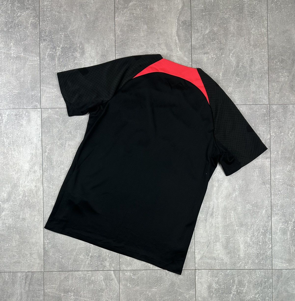 Nike Nike Liverpool FC Strike Performance Training Soccer Jersey Size US L / EU 52-54 / 3 - 12 Thumbnail
