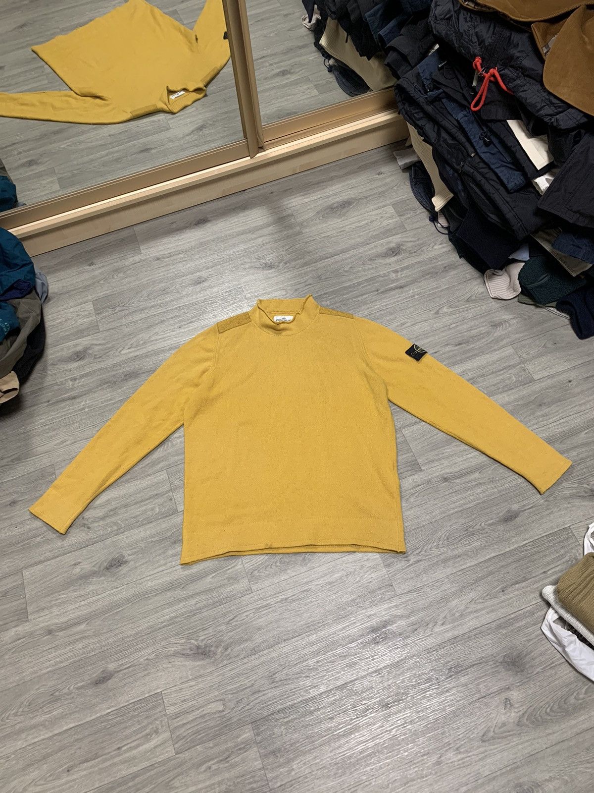 Vintage Stone Island Yellow Lambswool Knit Jumper L/S Size M Size US L / EU 52-54 / 3 - 1 Thumbnail