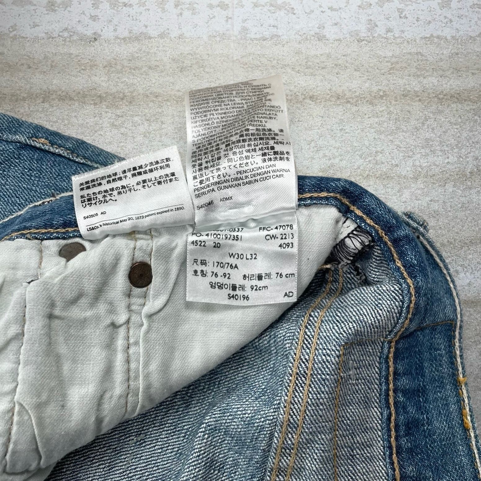 Levi's Vintage Y2K Levis Jeans 501 30x32 Straight Fit Light Wash Size US 30 / EU 46 - 6 Thumbnail