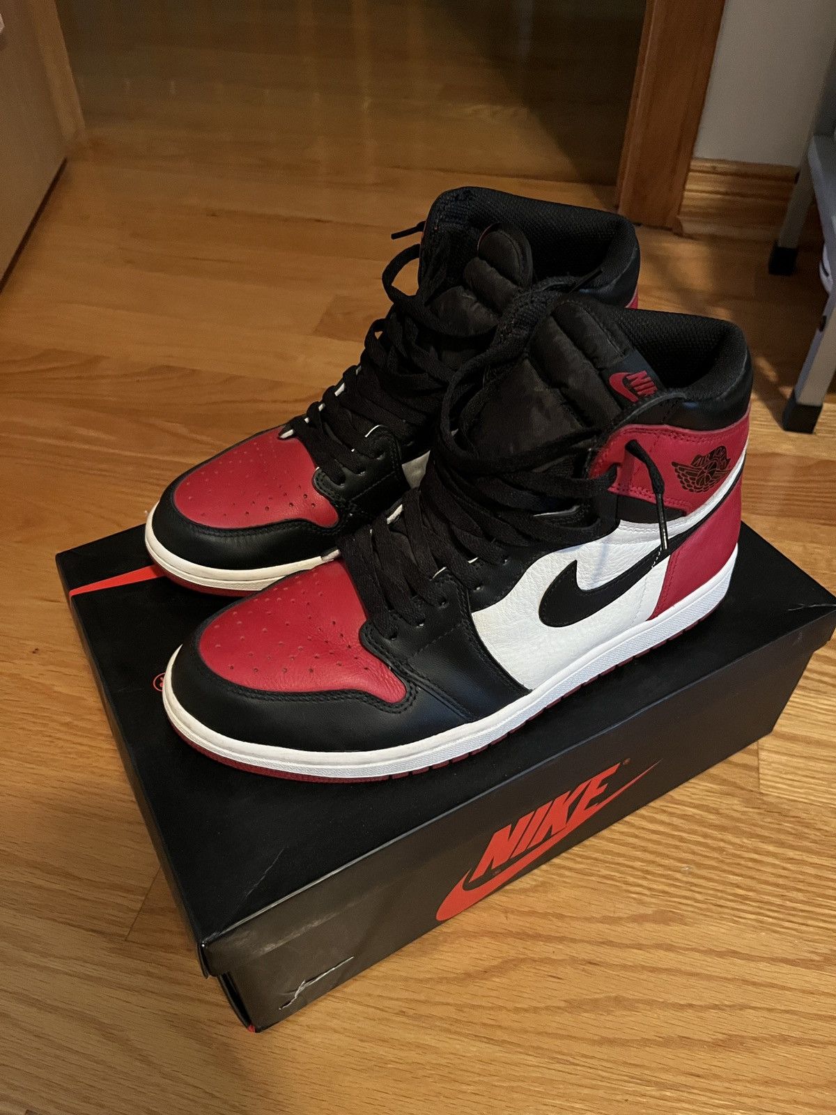 Jordan Brand Jordan 1 Retro High Bred Toe Size US 10 / EU 43 - 1 Thumbnail