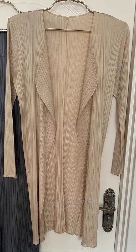 Issey Miyake Issey Miyake Yellow Pleated Cardigan Size M / US 6-8 / IT 42-44 - 1 Thumbnail