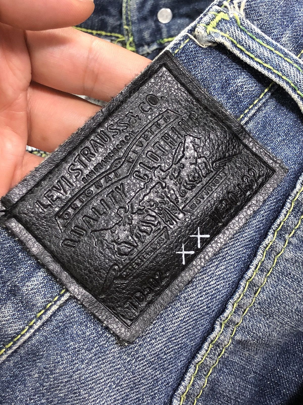 Kaws RARE🔥2007 LEVIS X KAWS X ORIGINAL FAKE LOT 502 JEANS Size US 28 / EU 44 - 22 Thumbnail