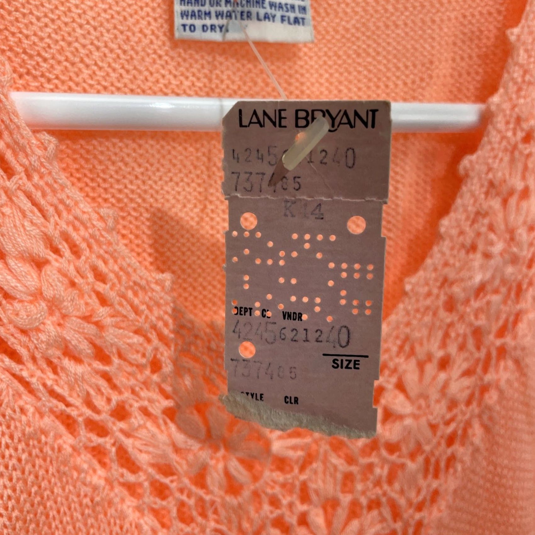 Vintage VINTAGE Lane Bryant Monrose Knitwear Sleeveless Vest Top Medium Peach Crochet V-Neck Tank Womens Size M / US 6-8 / IT 42-44 - 4 Thumbnail