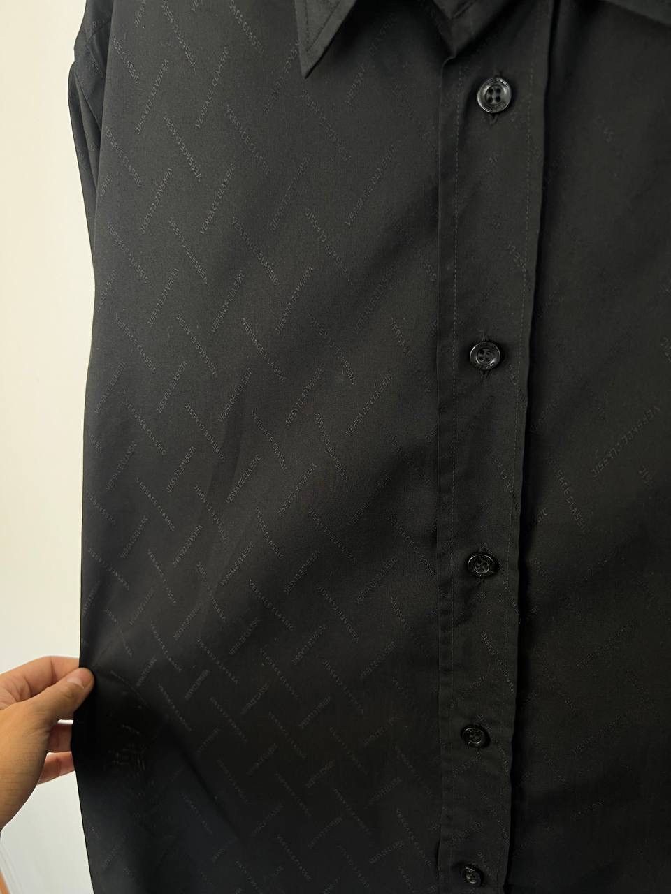 Vintage Versace Classic luxury vintage monogram shirts size L Size US L / EU 52-54 / 3 - 5 Thumbnail