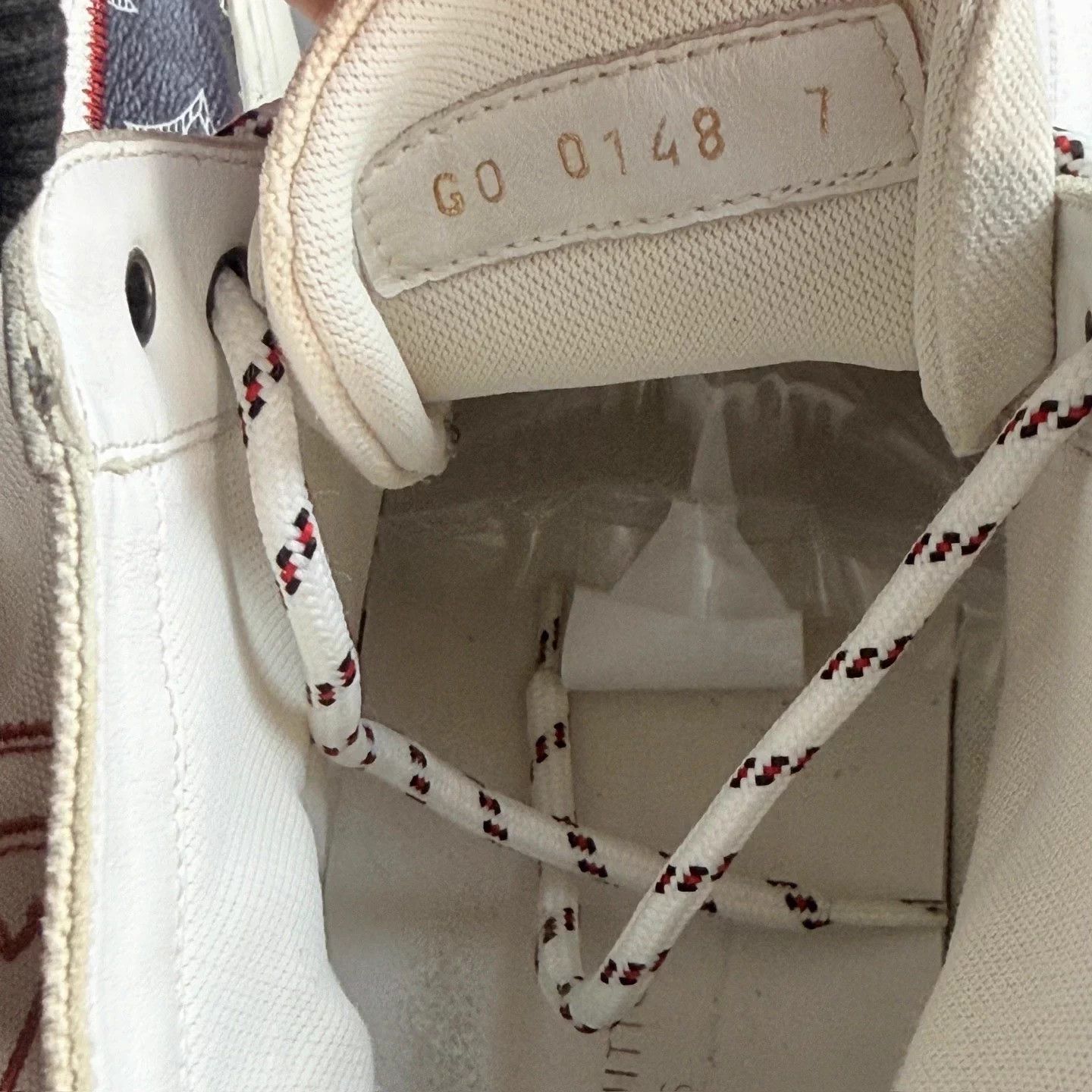 Louis Vuitton LV Monogram lace-up sneakers 41 EU 95 New Size US 8 / EU 41 - 7 Thumbnail