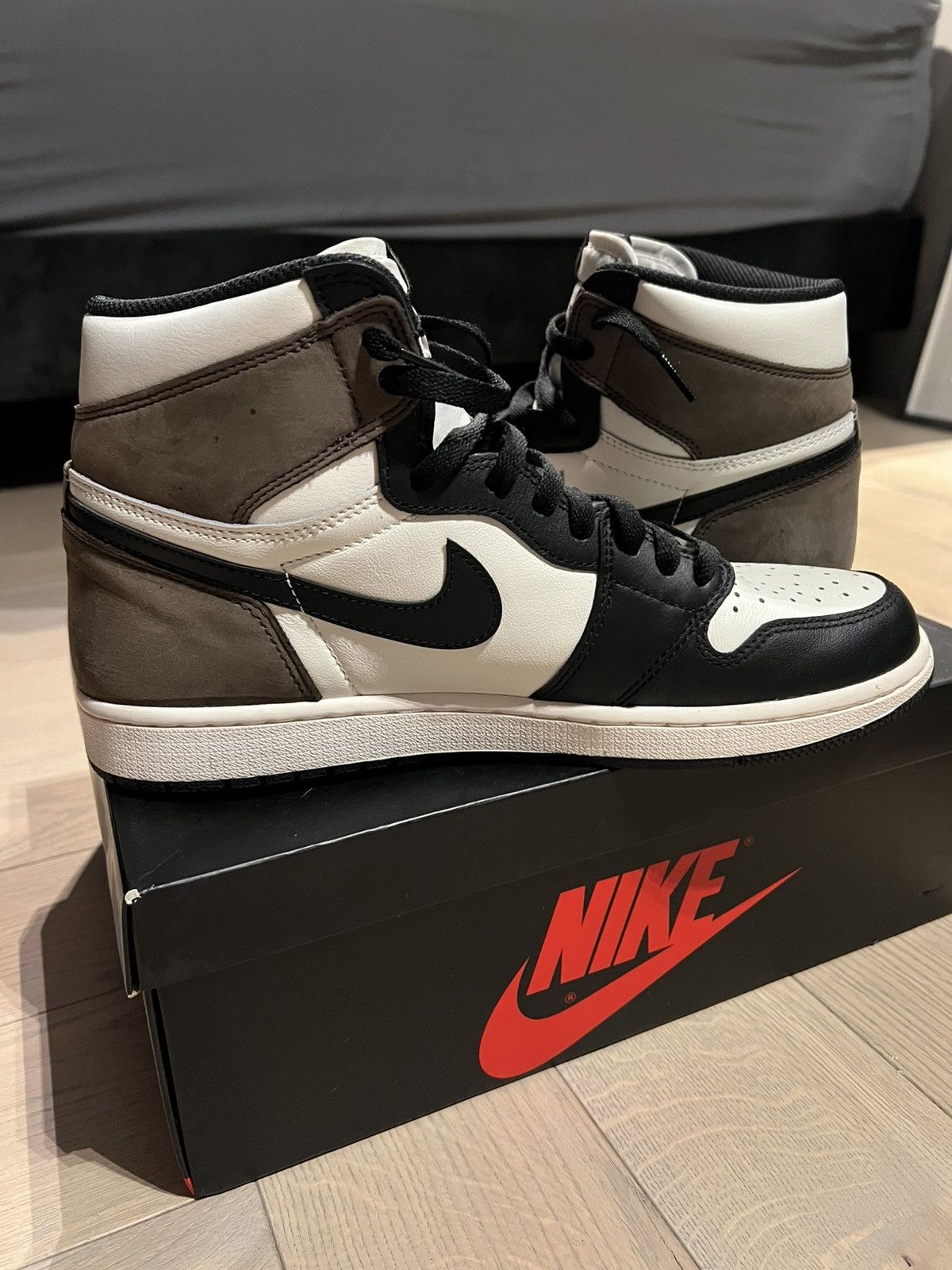 Jordan Brand × Nike Jordan 1 Mochas Size US 10 / EU 43 - 6 Thumbnail