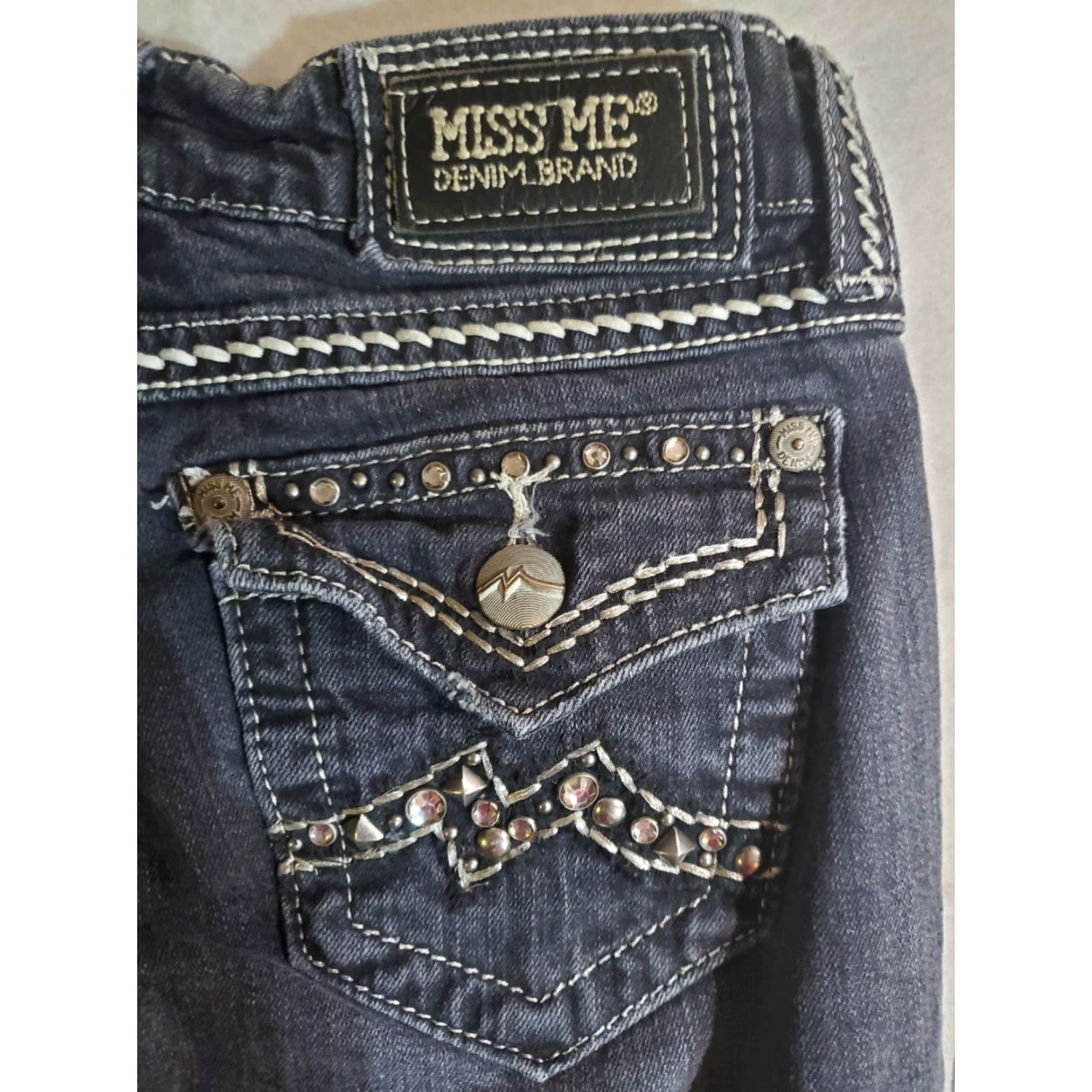 Miss Me Miss Me - Signature Skinny Denim Jeans Women's Size: 25 ~ Inseam: 33 Dark Wash Size 42" / US 20 - 8 Thumbnail