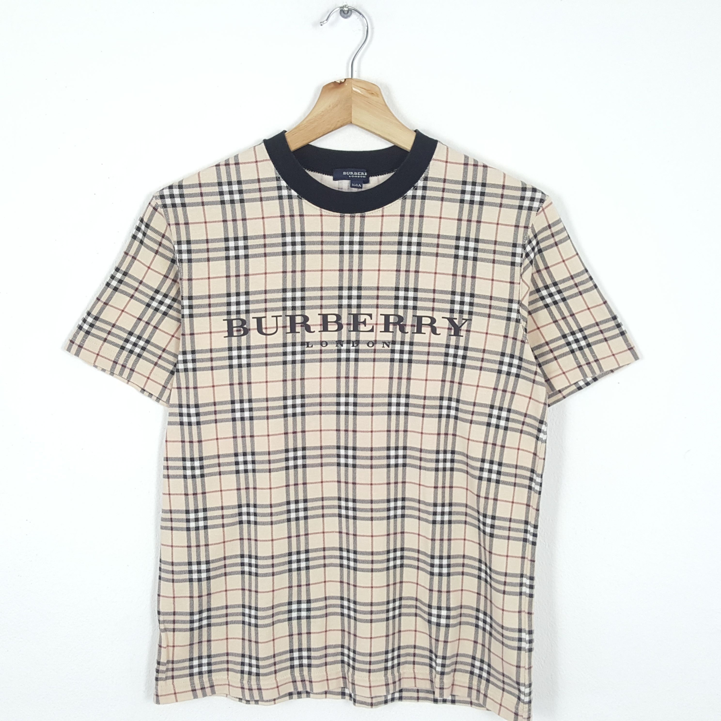 Vintage BURBERRY LONDON Nova Check Design Style T-Shirts