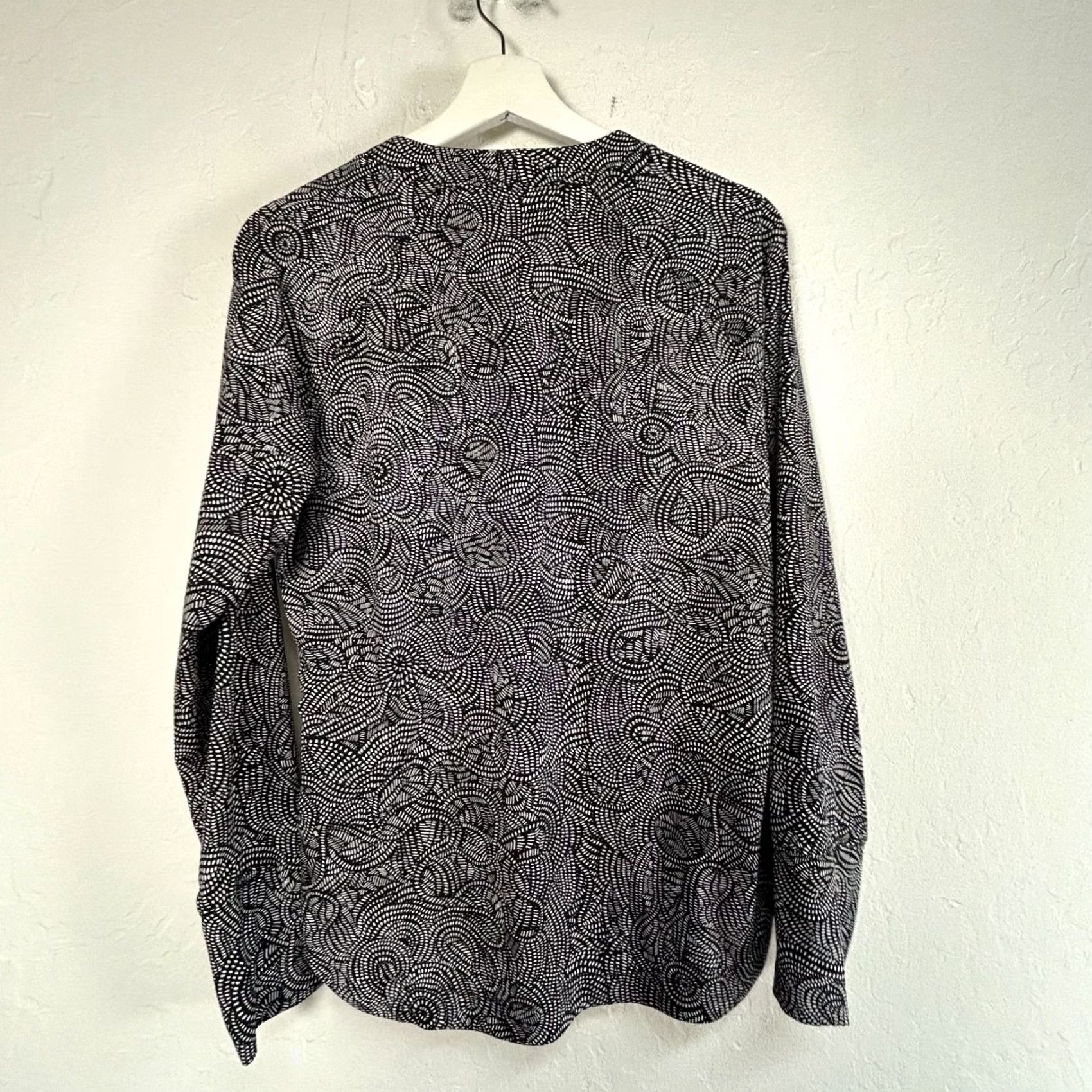 Vintage Title Nine Womens Black & White Abstract Long Sleeve Top Medium 1/4 Zip Pullover Size M / US 6-8 / IT 42-44 - 2 Thumbnail