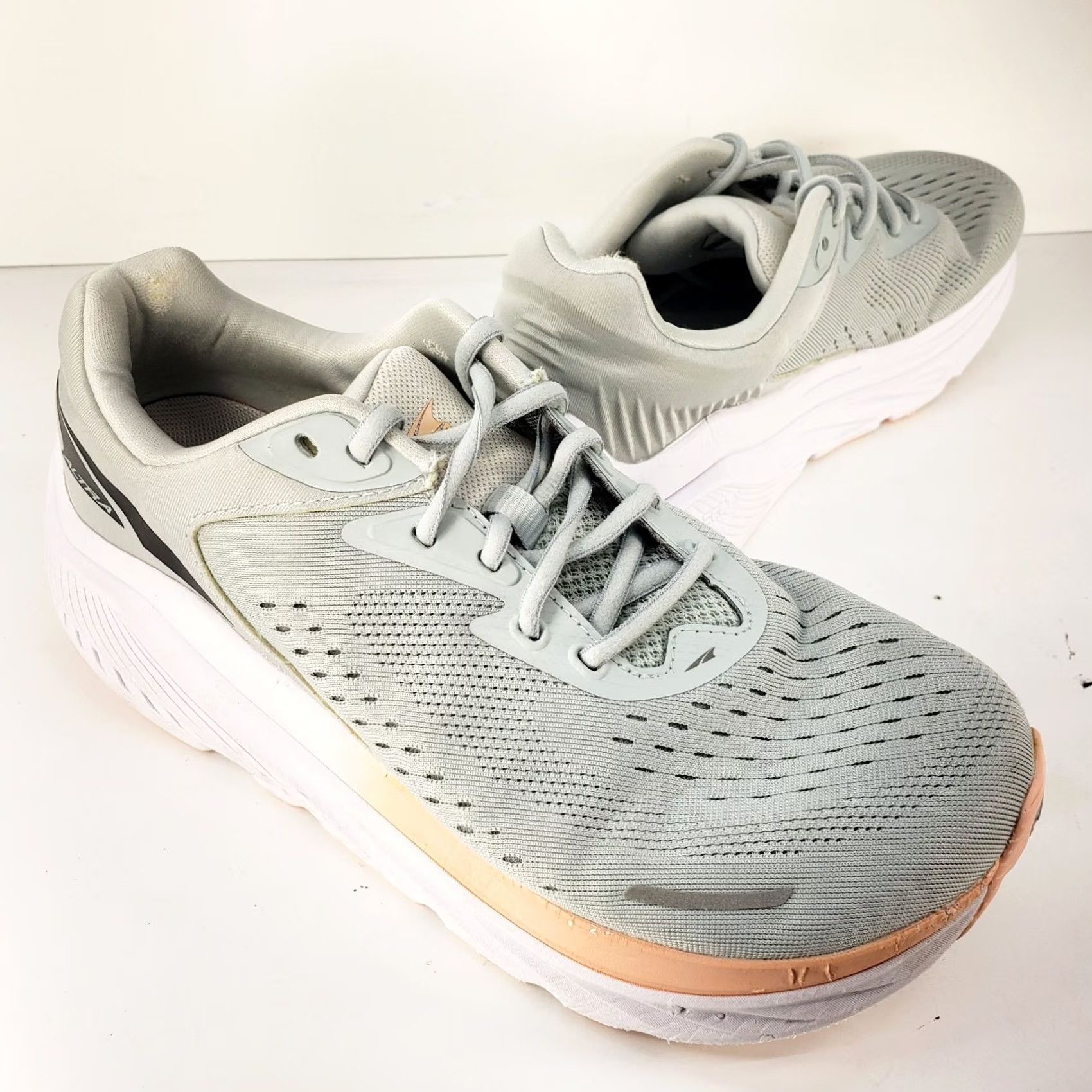 Altra Altra VIA Olympus 2 Gray Peach Road Running Trainers Innerflex Womens 8 Shoes Sneaker Athletic Casual Size US 8 / IT 38 - 2 Thumbnail