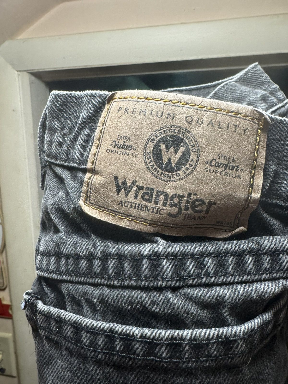 Wrangler Black Premium Wranglers Size US 30 / EU 46 - 3 Thumbnail