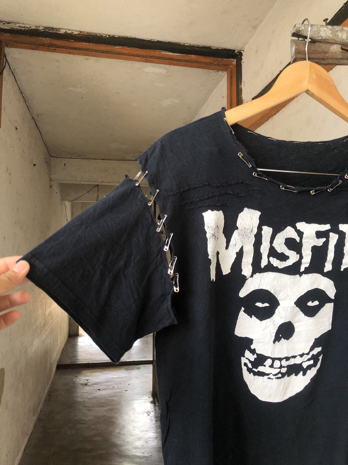 Misfits Rare Vintage Misfits Bondage Punk Distressed Tshirt Size US S / EU 44-46 / 1 - 4 Thumbnail