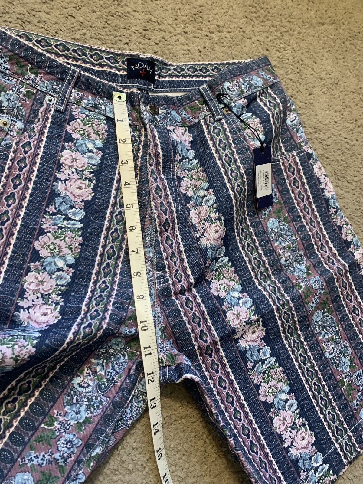 Noah NOAH 90’s STYLE DENIM STRIPED FLORAL SHORTS Size US 34 / EU 50 - 10 Thumbnail