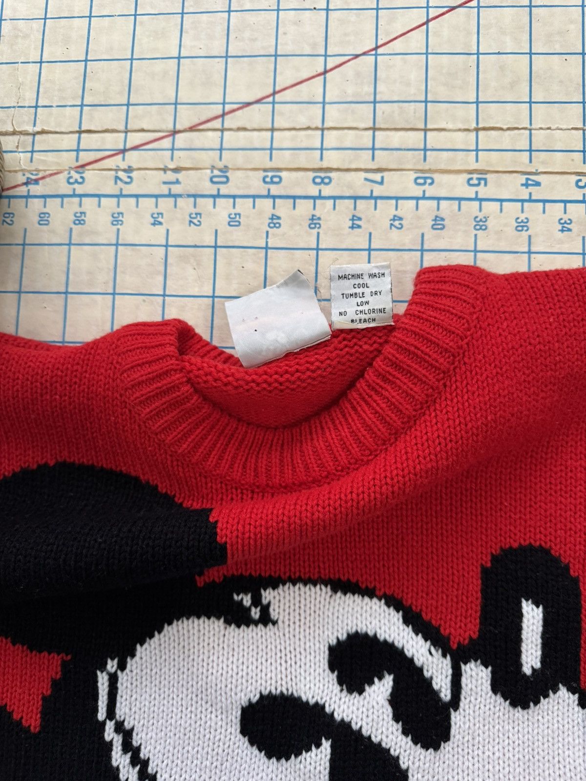 Disney × Mickey & Co. × Vintage Vintage Mickey & Co Mickey Mouse Big Head Knit Sweater Large Size US L / EU 52-54 / 3 - 7 Thumbnail