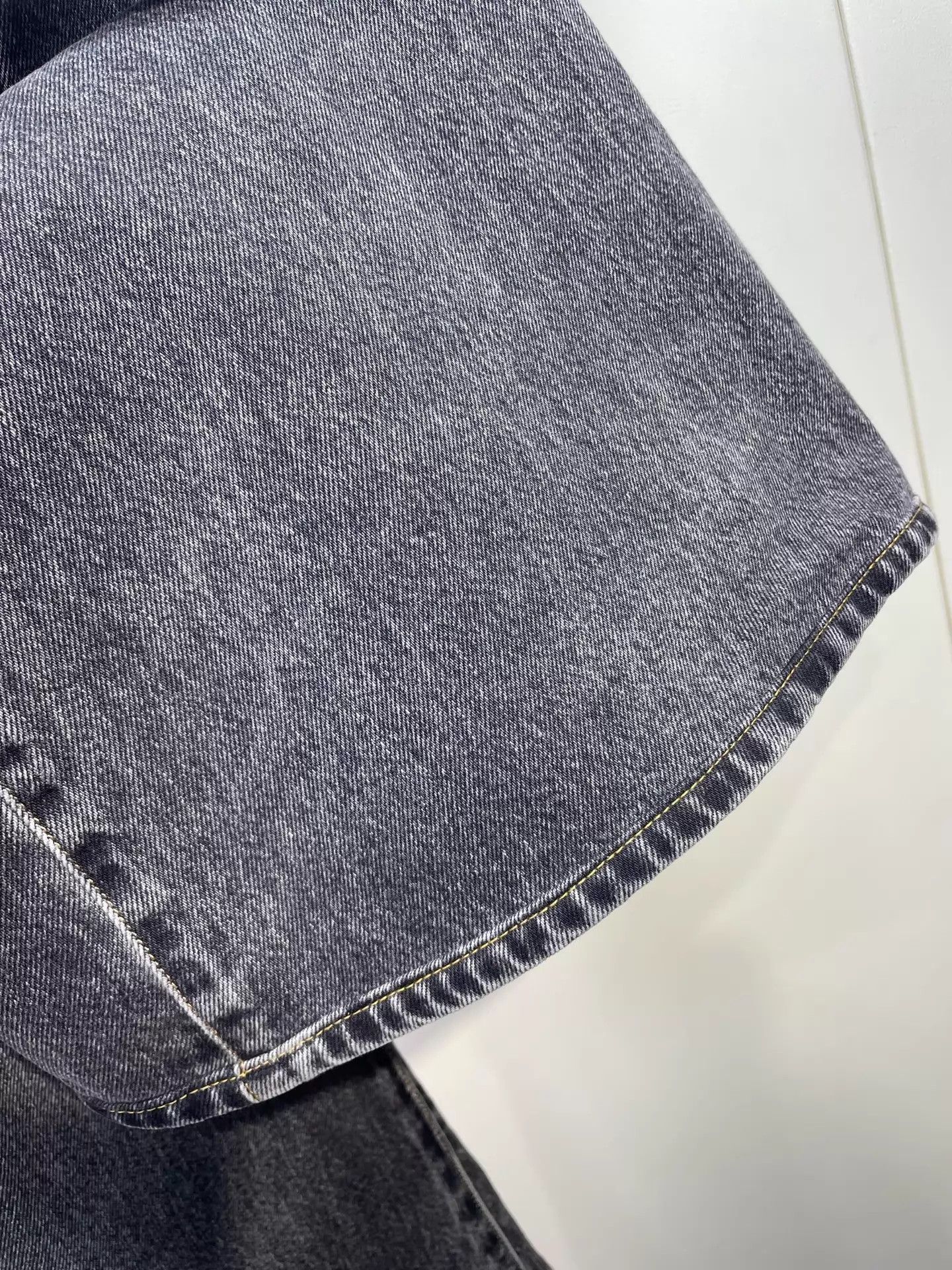 Chanel Chanel 23B Smoke Gray Flared Jeans 36 Size 26" / US 2 / IT 38 - 2 Thumbnail