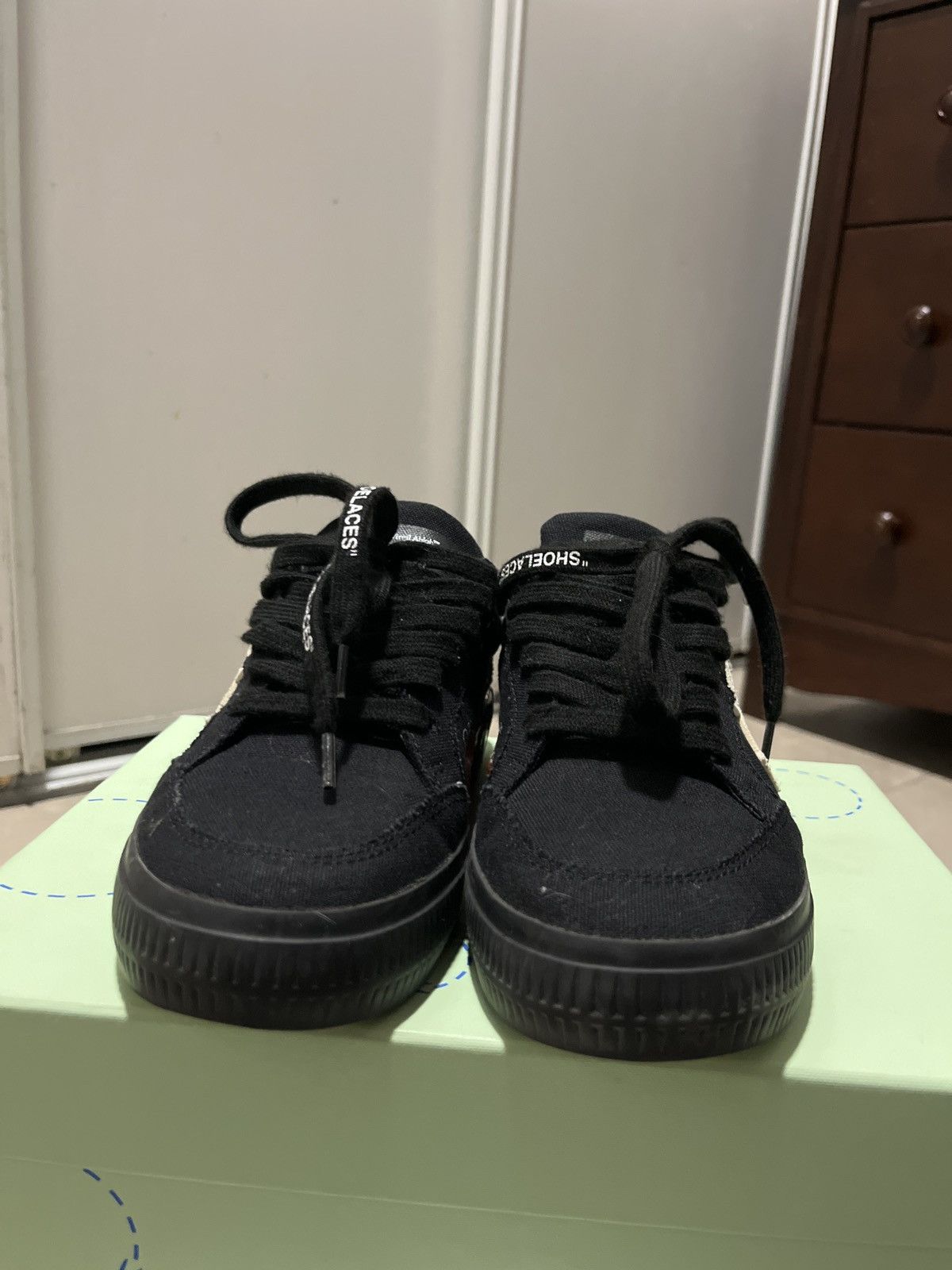 Off-White OFF-WHITE VULC LOW CANVAS BLACK WHITE Size US 6 / IT 36 - 4 Thumbnail