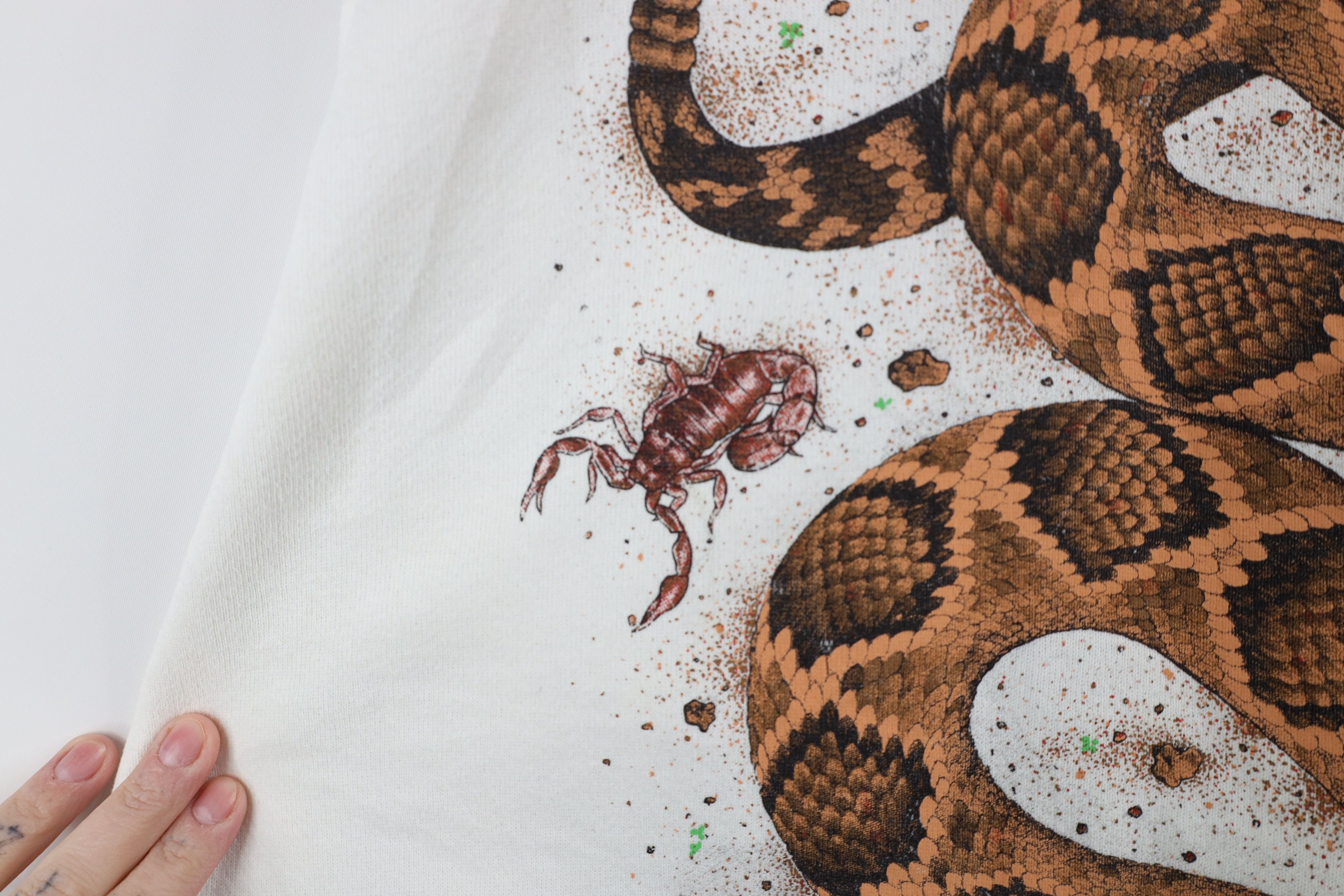 Vintage Vintage 90s Streetwear Scorpion Rattlesnake Sweatshirt USA Size US XL / EU 56 / 4 - 5 Thumbnail