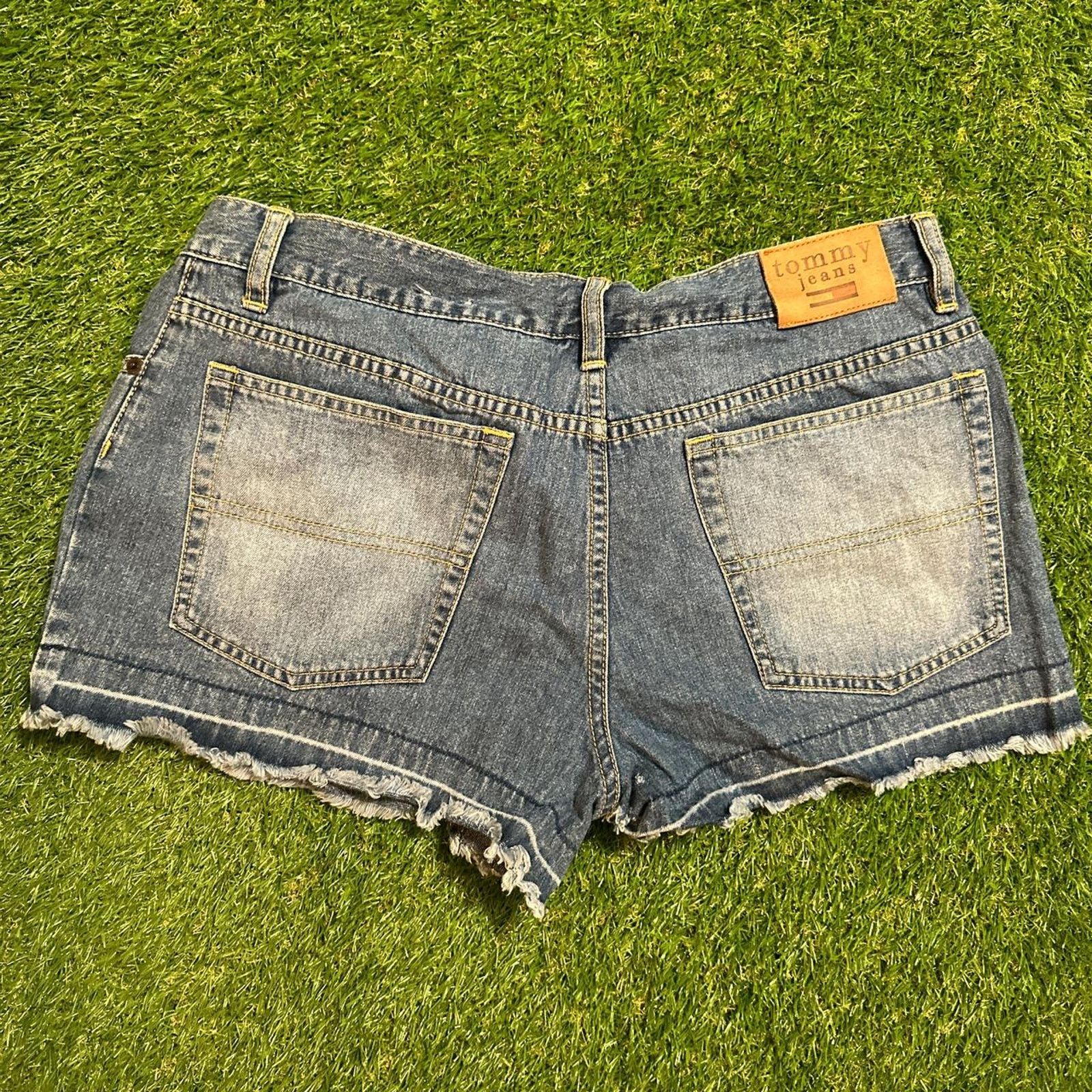 Tommy Hilfiger Tommy Jeans Distressed Denim Shorts Size 32" / US 10 / IT 46 - 5 Thumbnail