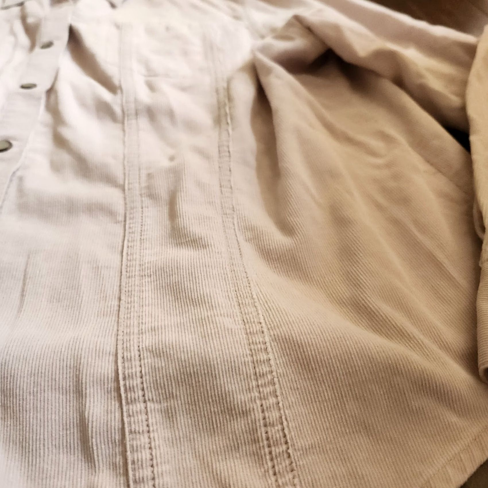 Gloria Vanderbilt Gloria Vanderbilt Button-Up Beige Pockets - Size L - Women - Long Sleeve - 100% Cotton - Regular Fit - Solid - Collared - Button Closure Size L / US 10 / IT 46 - 6 Thumbnail