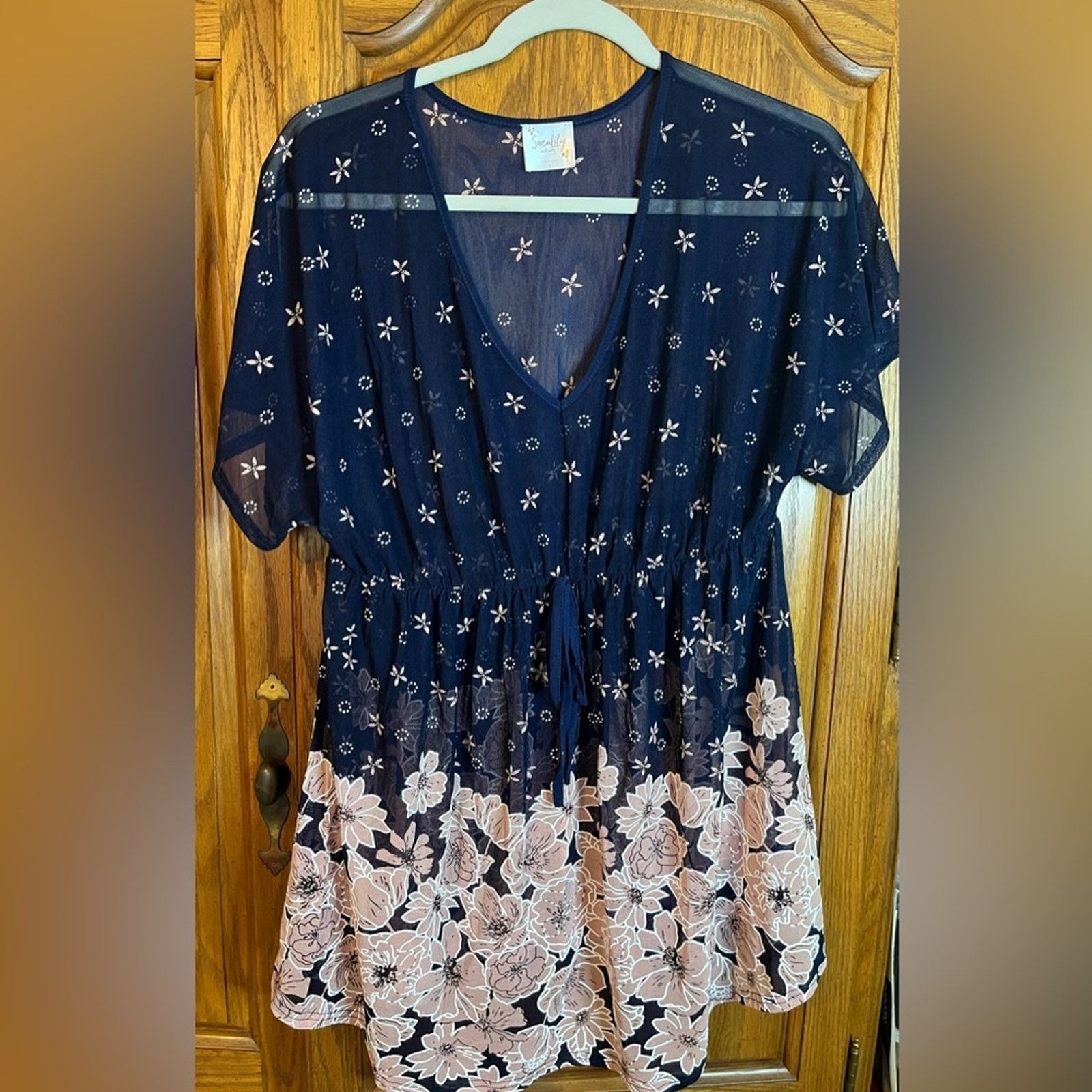 Other Clearance-Sheer Maternity Blouse w/ Drawstring Waist Size L Size L / US 10 / IT 46 - 1 Thumbnail
