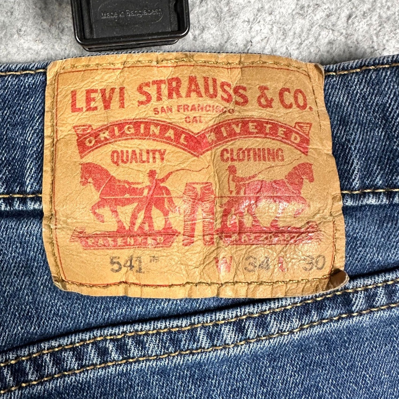 Levi's Levi's 541 Athletic Taper Jeans Mens 34x30 Blue Medium Wash All Seasons Tech Stretch Pockets 5-Pocket Denim Rise Mid Shape: Casual Workwear (Mens) Size US 34 / EU 50 - 6 Thumbnail