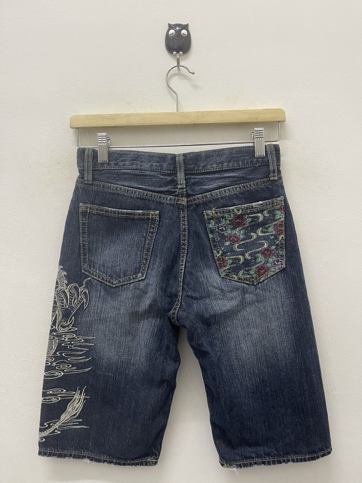 Le Grande Bleu (L.G.B.) Rare Vintage JAPANESE SUKAJAN Dragon Embroidery Jorts Size US 26 / EU 42 - 9 Thumbnail